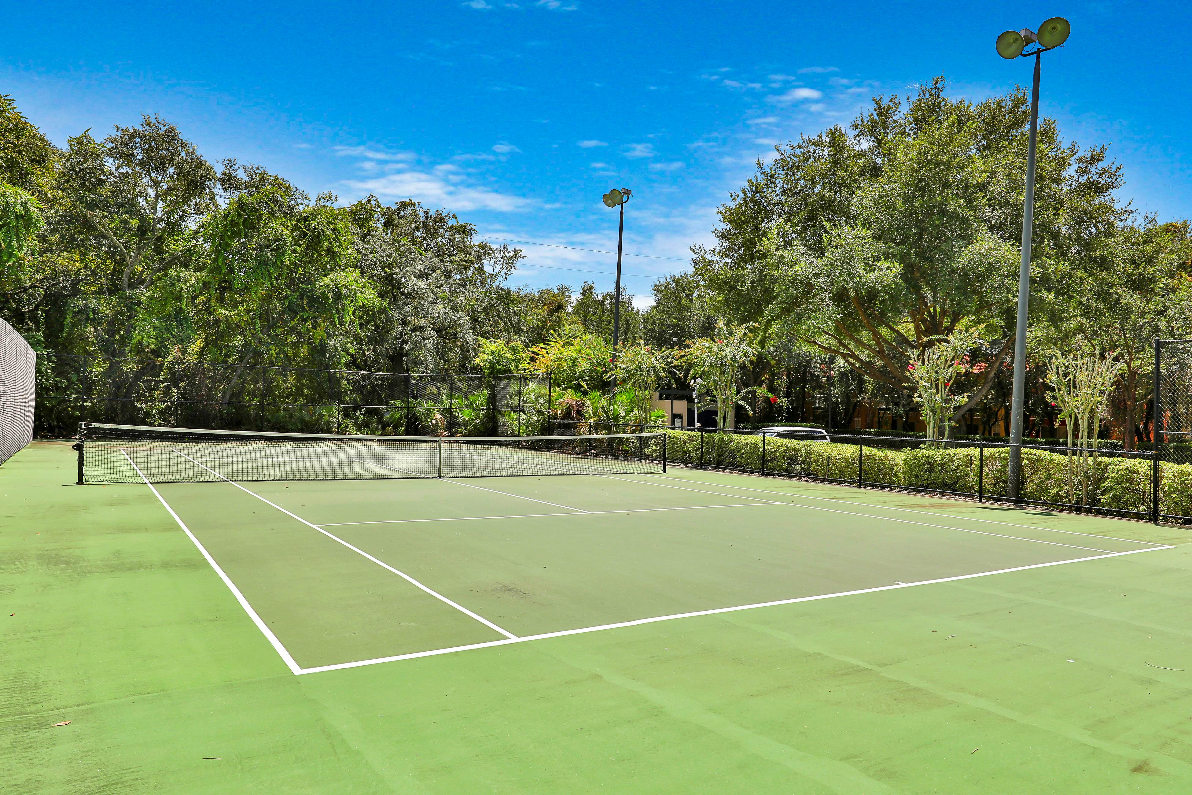 Sunny and Serene - Emerald Island Resort 