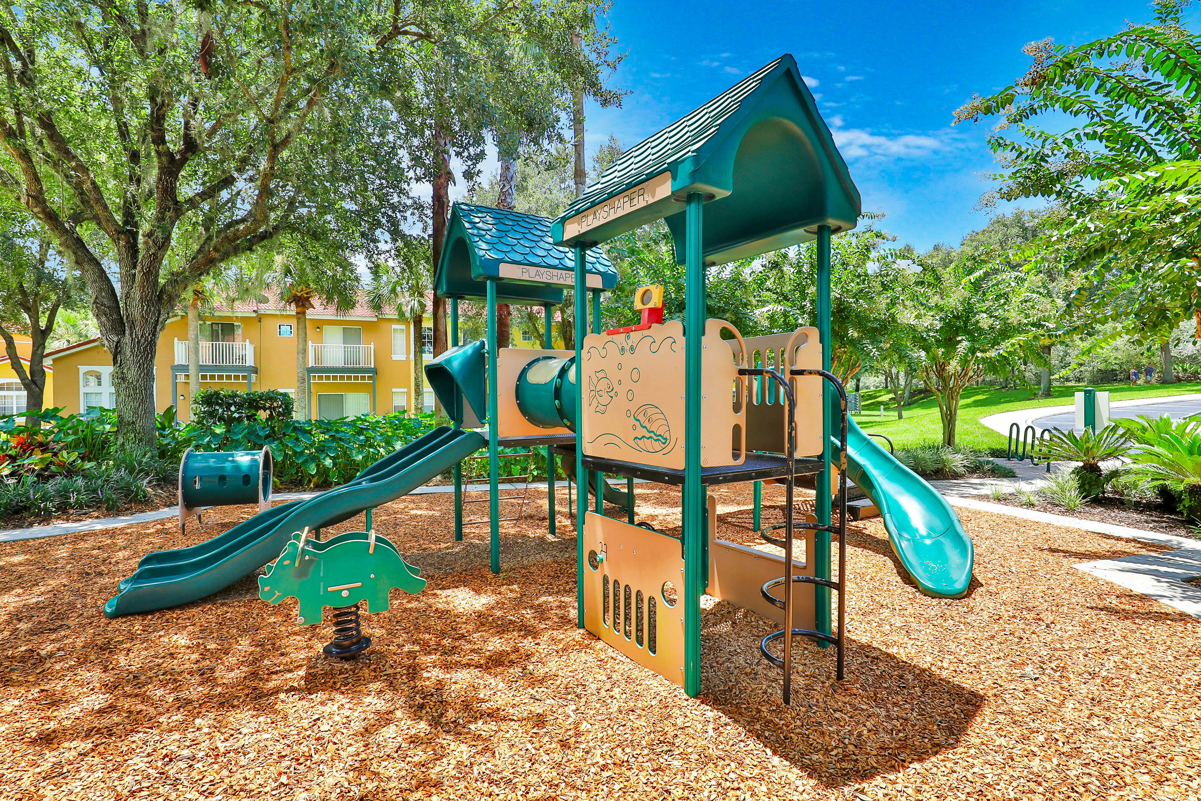 Sunny and Serene - Emerald Island Resort 