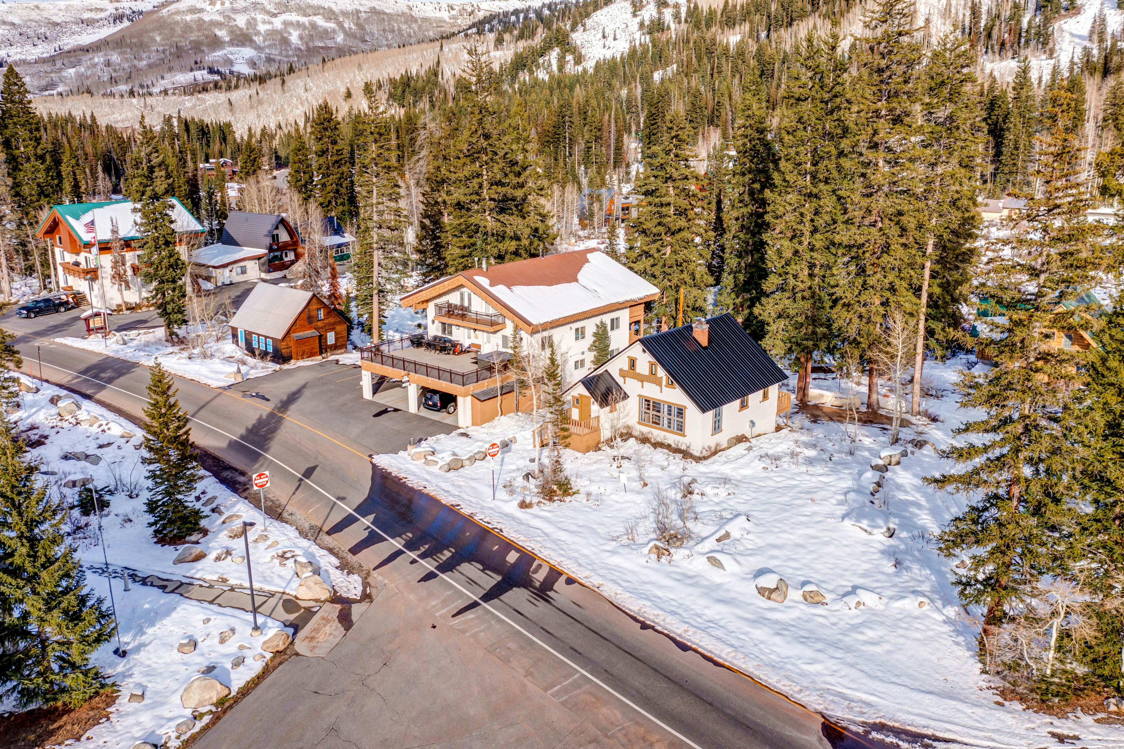 Brighton Sunflower Chalet 