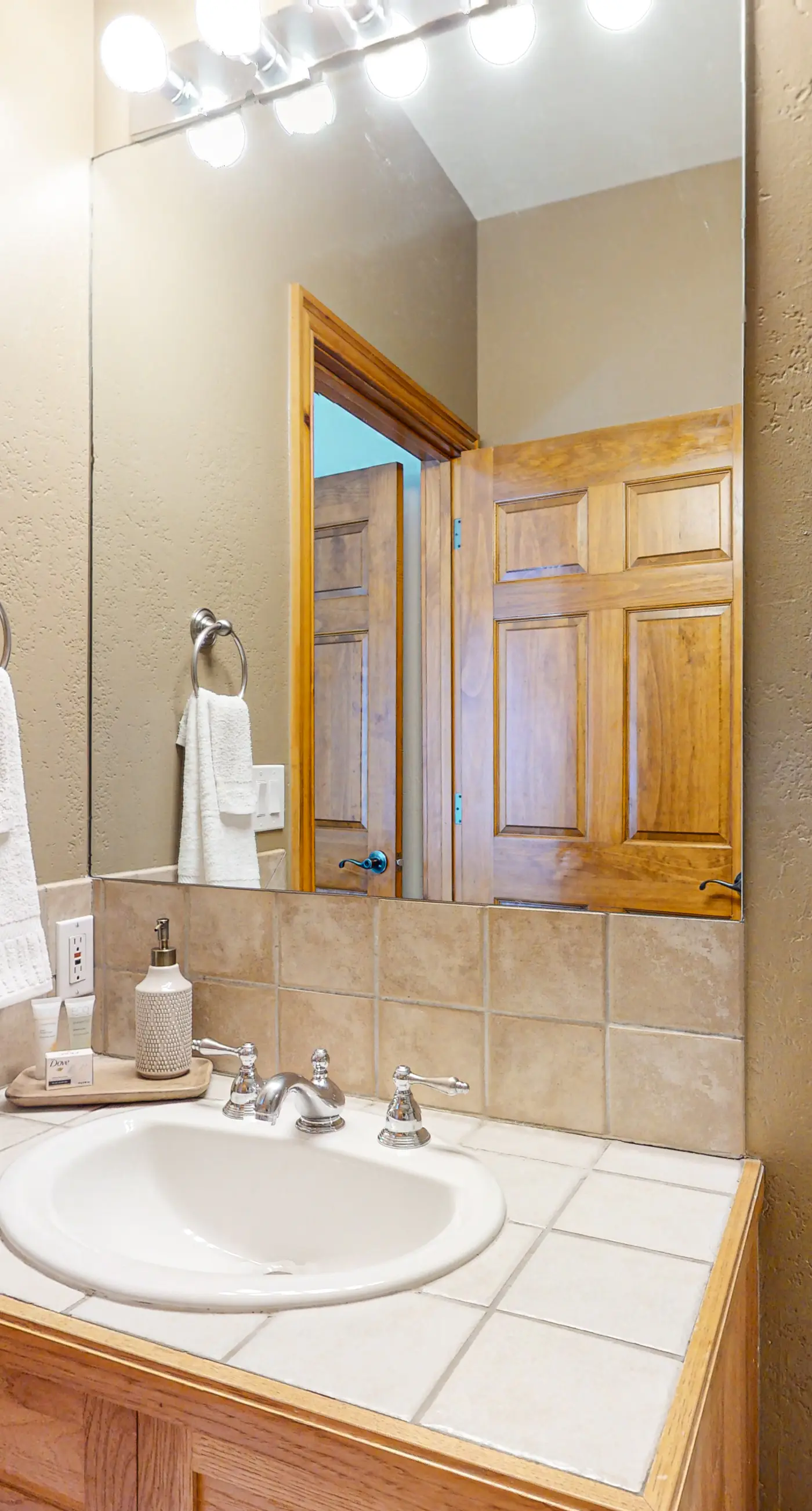 Avon Brookside Escape