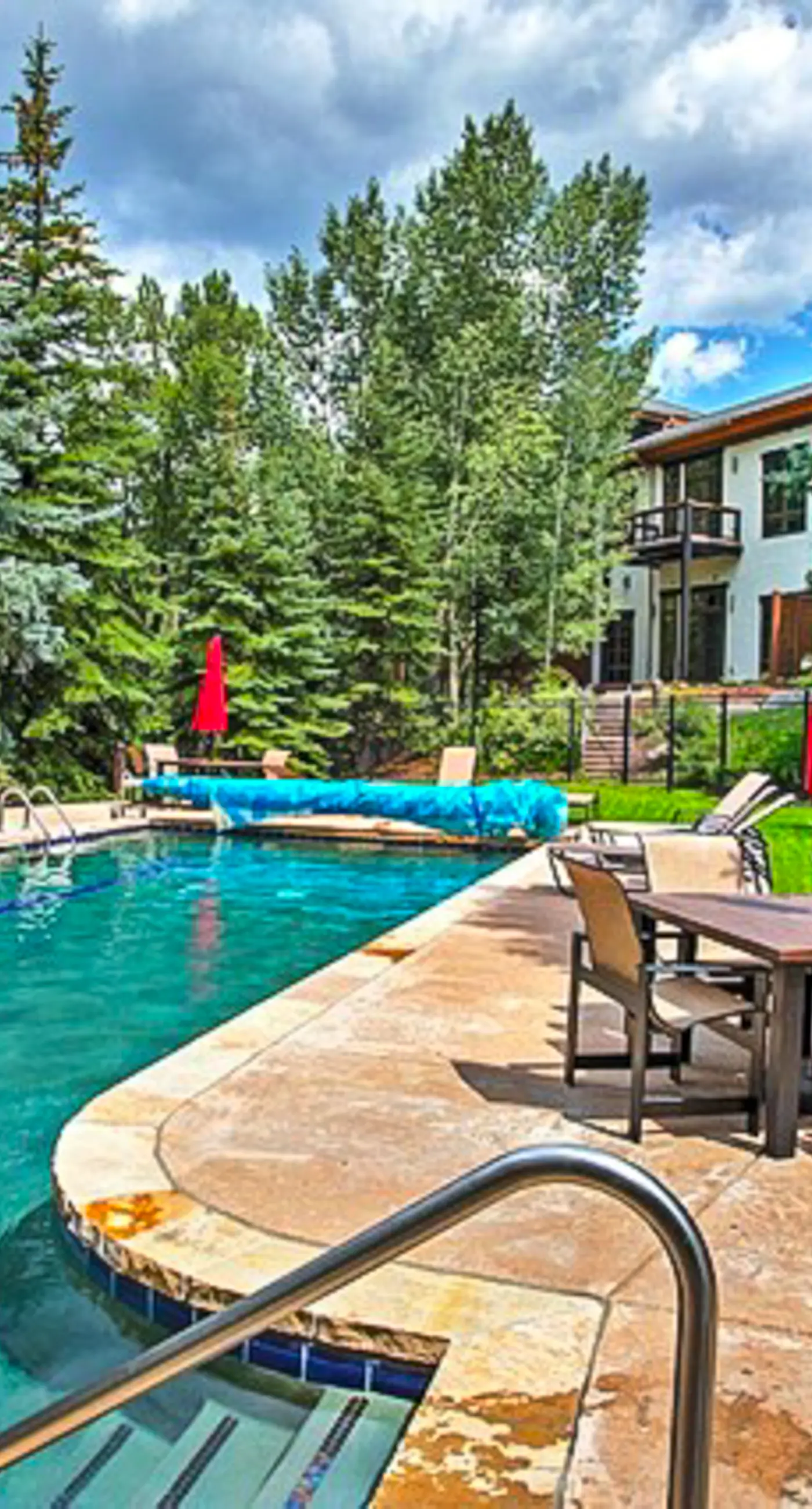 Avon Brookside Escape