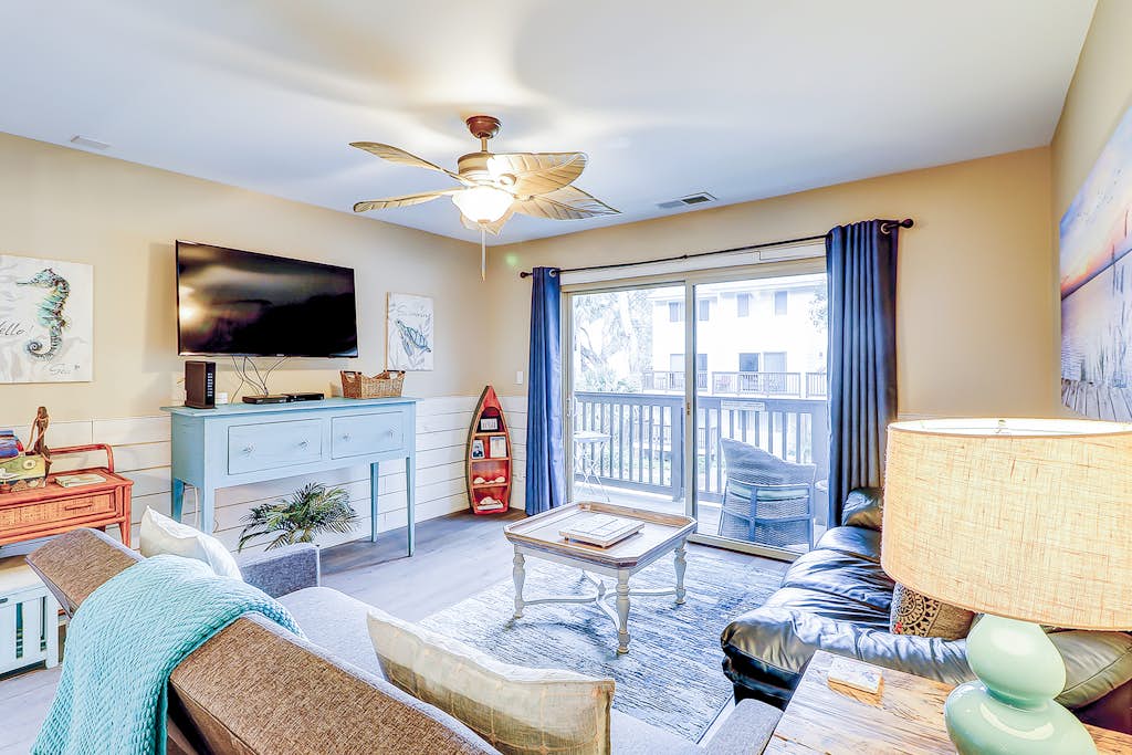 Chic beach condo with direct beach access, on-site pool, & private balcony — Hilton Head, SC — vacation rental