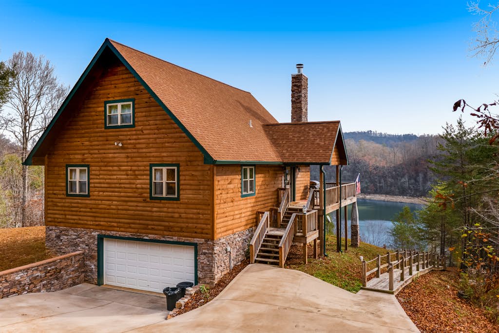 Norris Lake RetreatใปPet OkใปHot TubใปLake ViewใปGrill โ Norris Lake, TN โ vacation rental