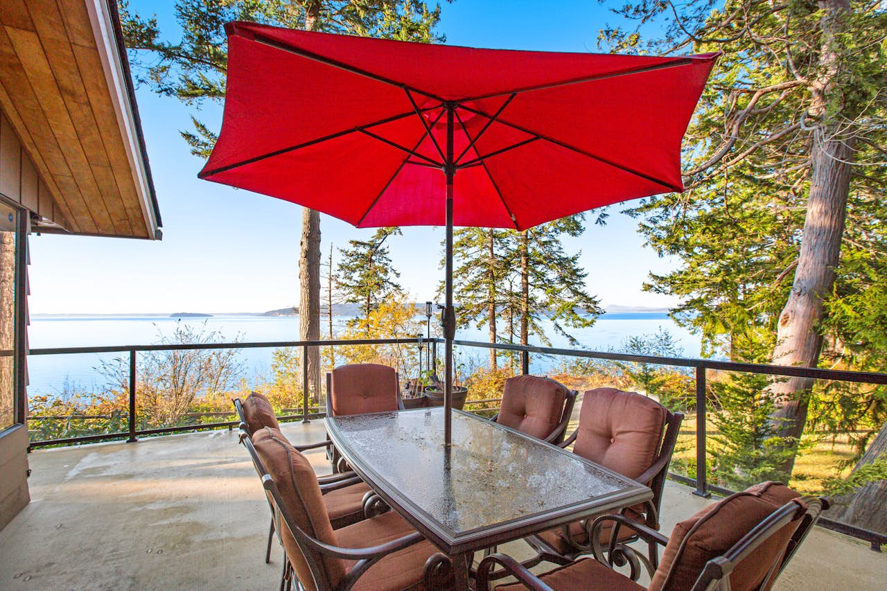 Sunset Hideaway 3 BD Camano Island, WA Vacation Rental Vacasa