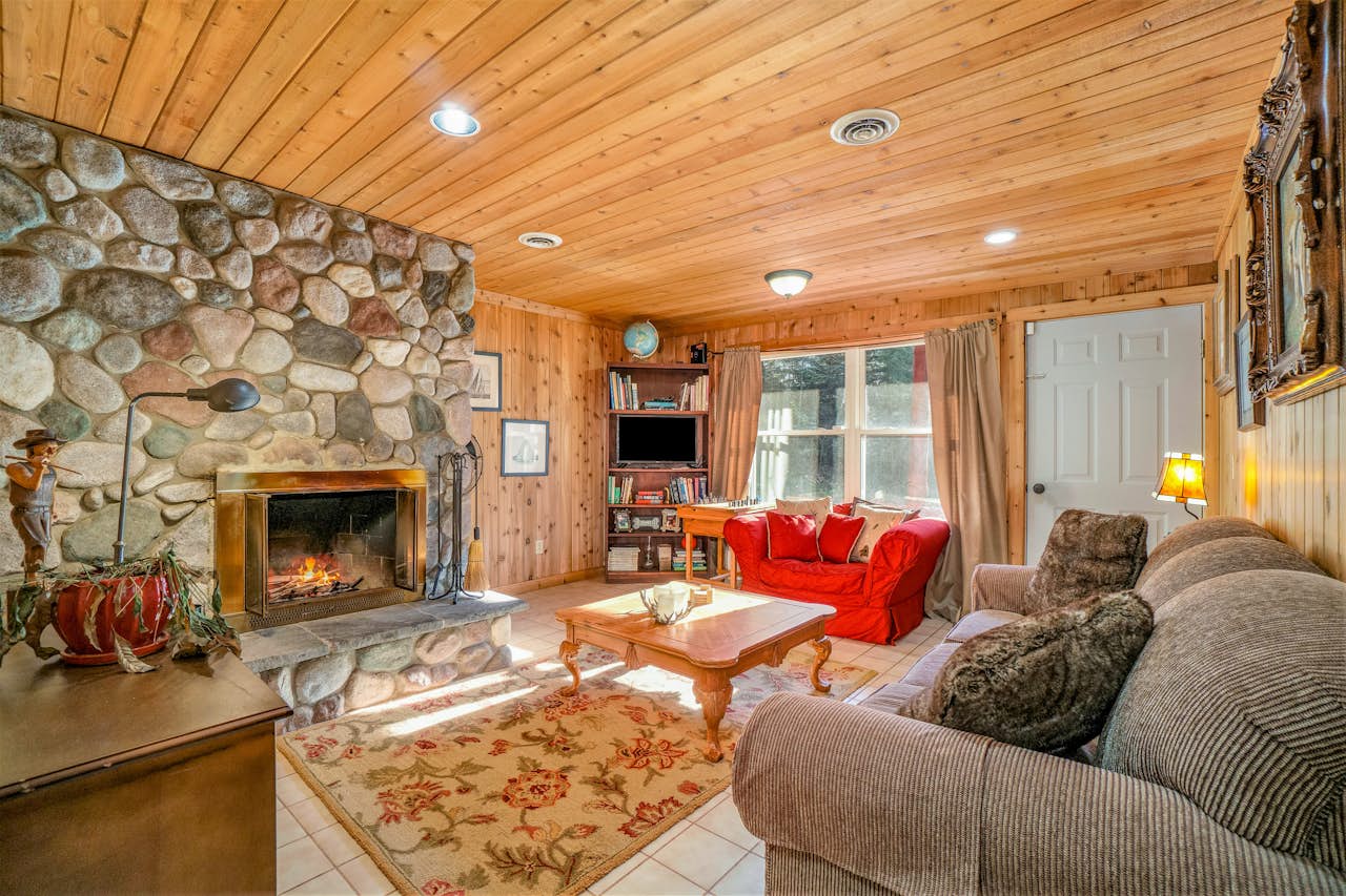 Forest Retreat 3 BD Onekama, MI Vacation Rental Vacasa