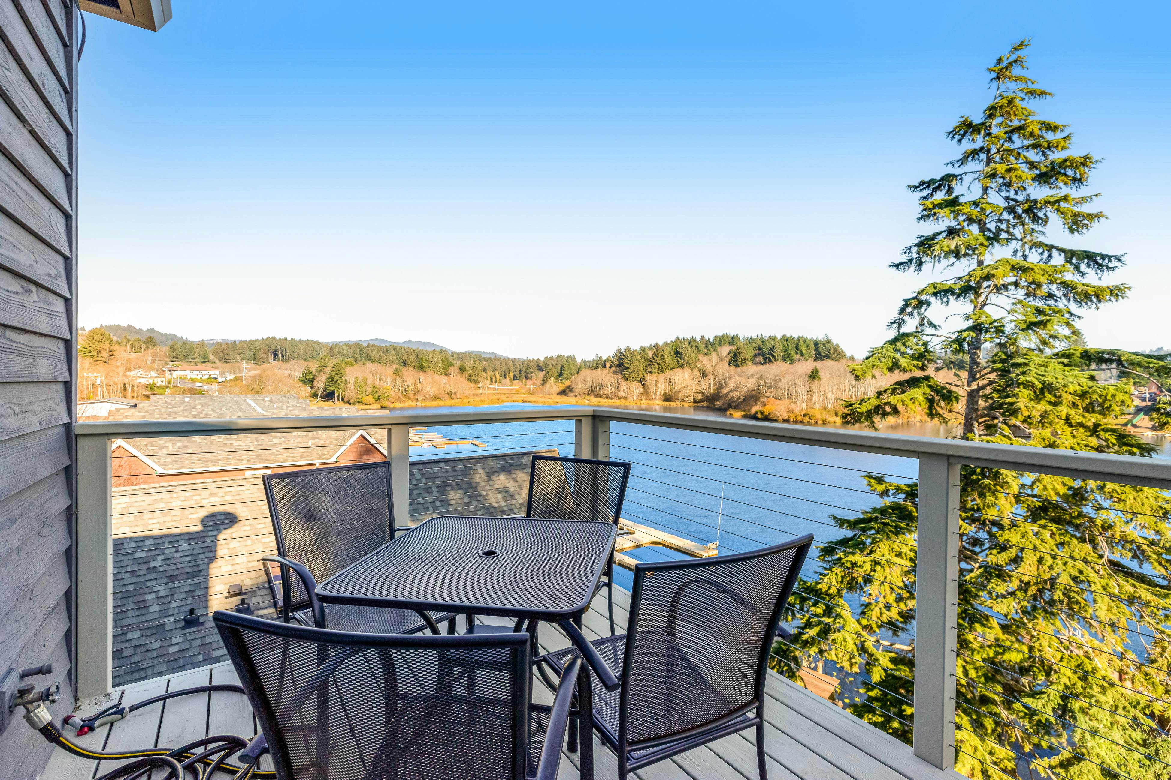 Lazy Lookout on Devils Lake 2 BD Lincoln City, OR Vacation Rental
