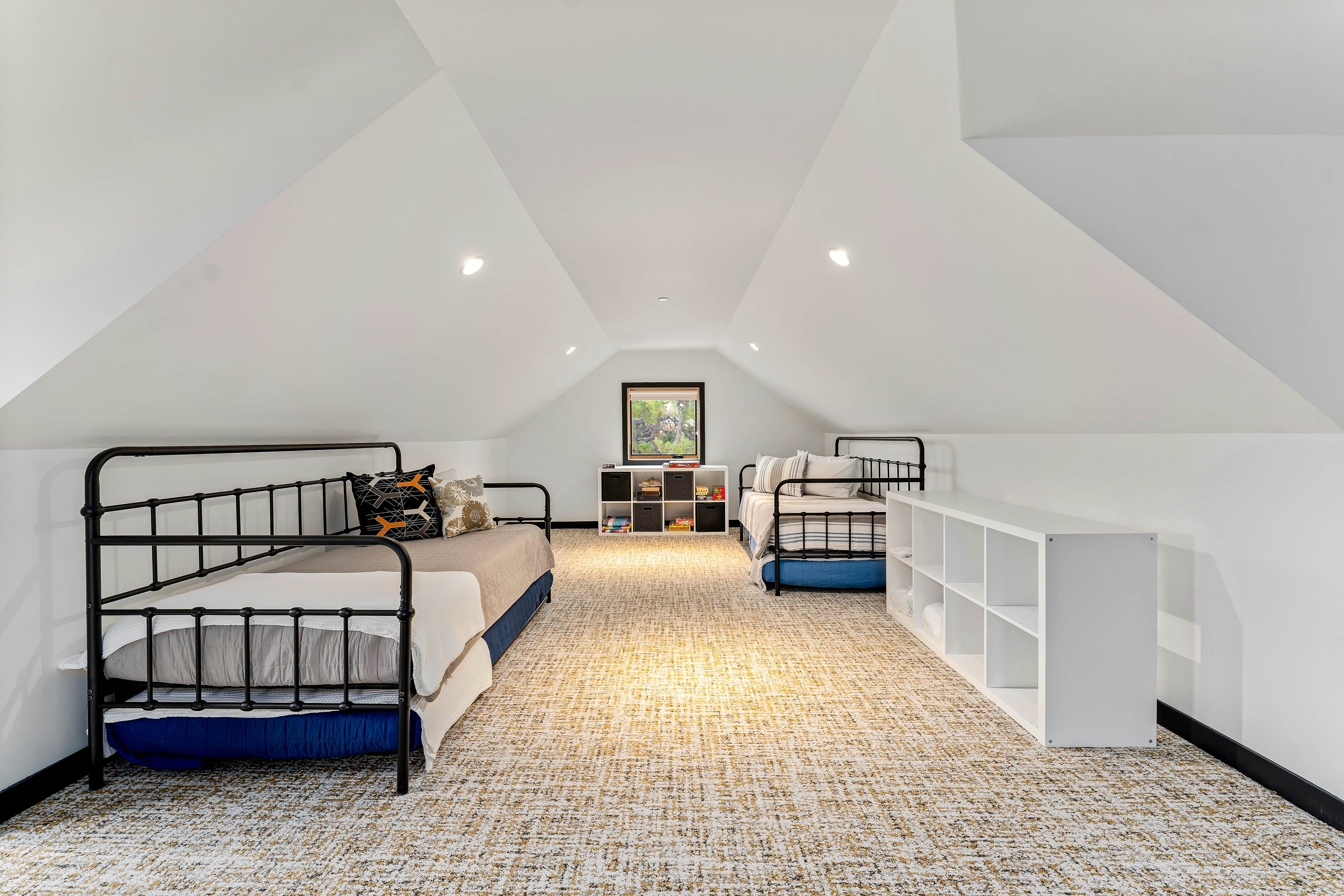 Ponderosa Court, Unit 2A