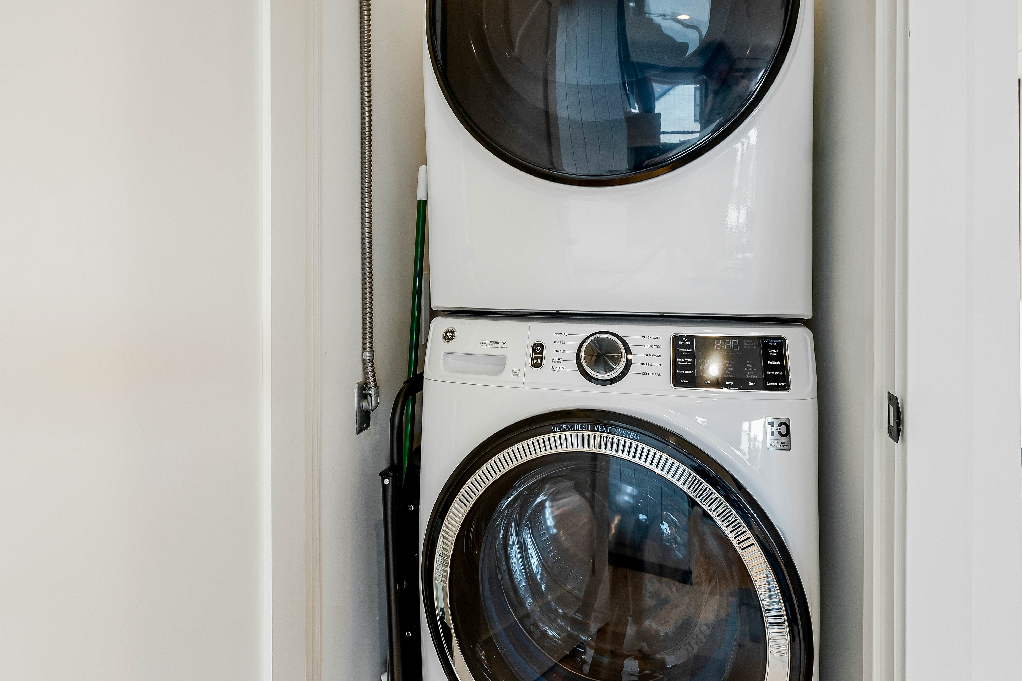 Ponderosa Court, Unit 2A