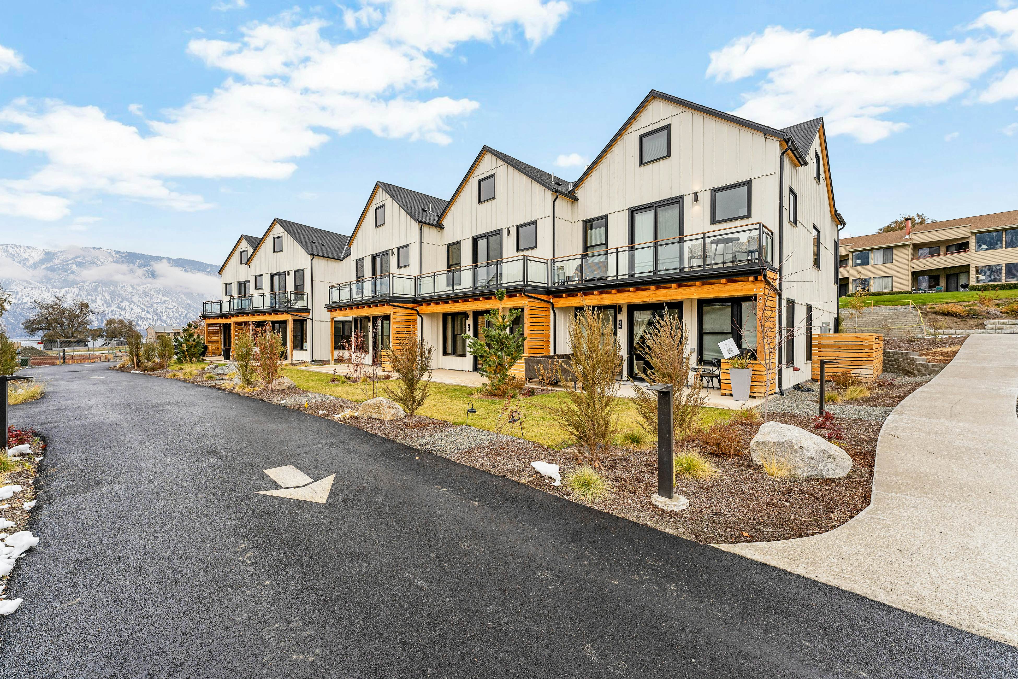 Ponderosa Court, Unit 2A