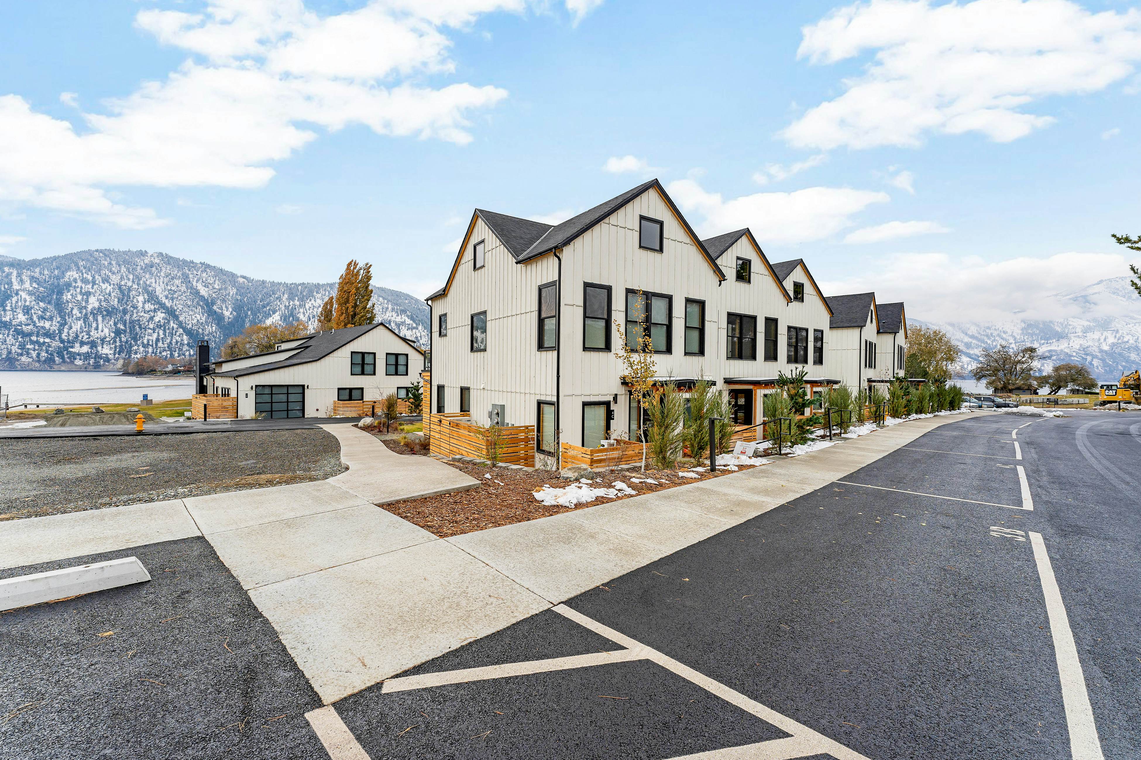 Ponderosa Court, Unit 2A