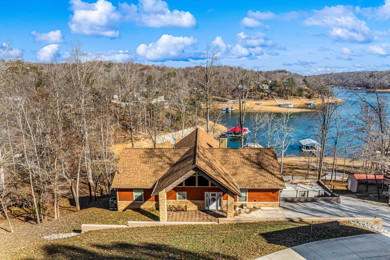 Nor Largo 6 BD LaFollette, TN Vacation Rental Vacasa