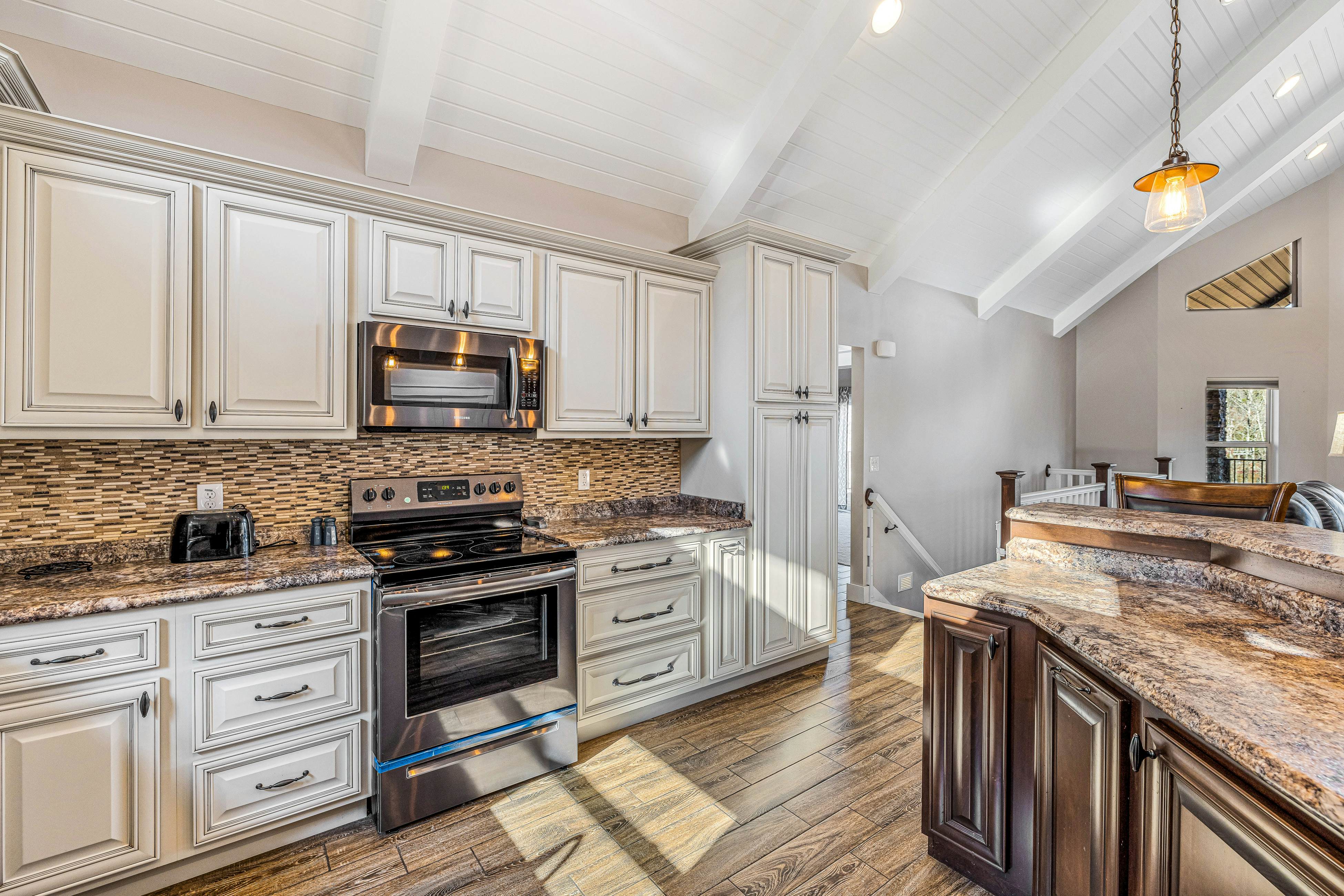 Nor Largo 6 BD LaFollette, TN Vacation Rental Vacasa