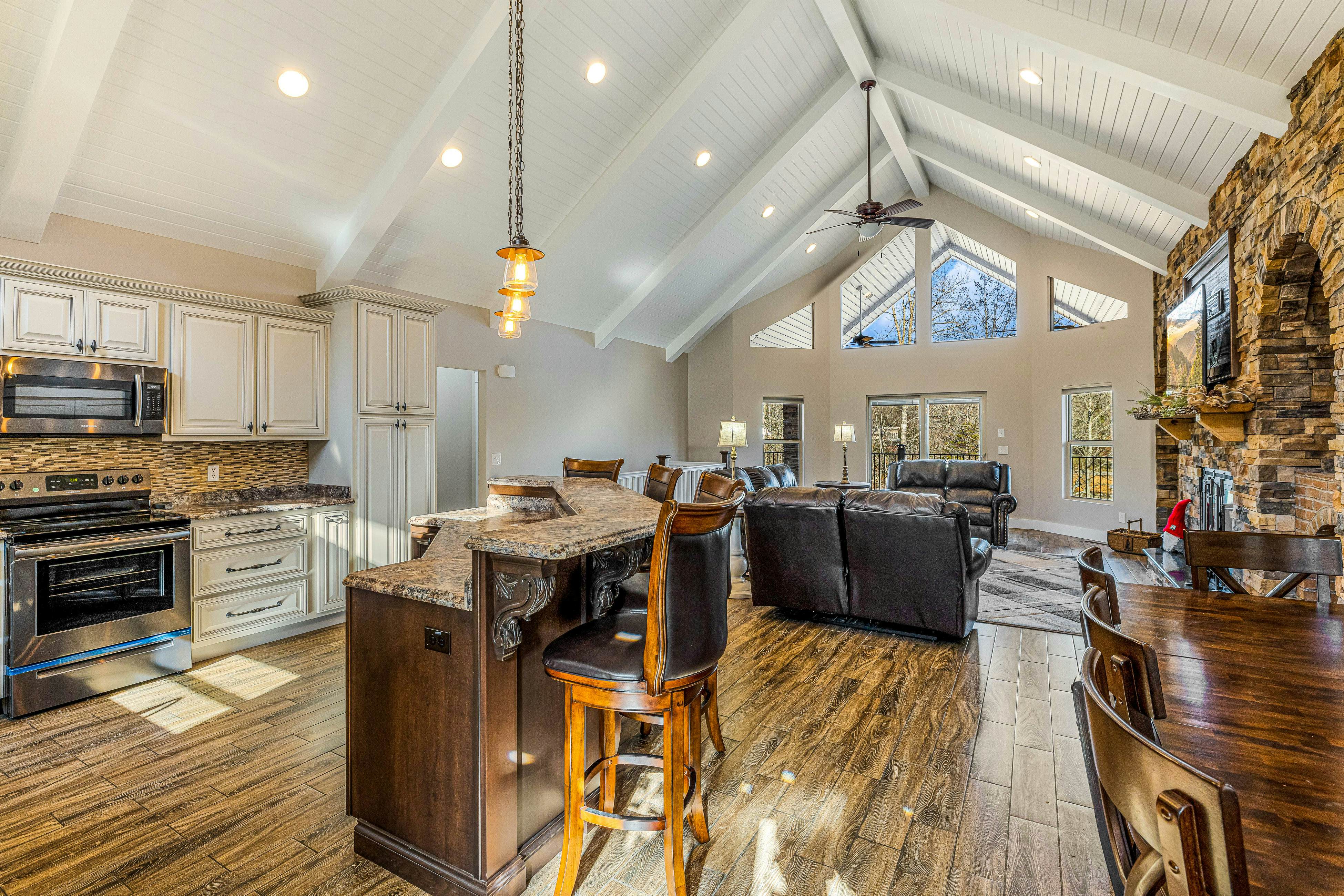 Nor Largo 6 BD LaFollette, TN Vacation Rental Vacasa