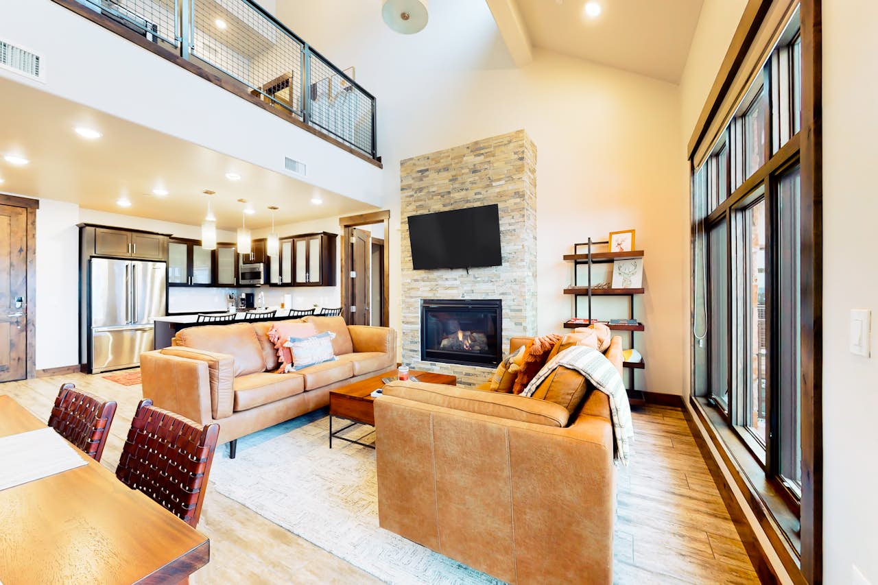 Blackstone Luxury Retreat w/ Loft at the Canyons 2 BD Park City, UT