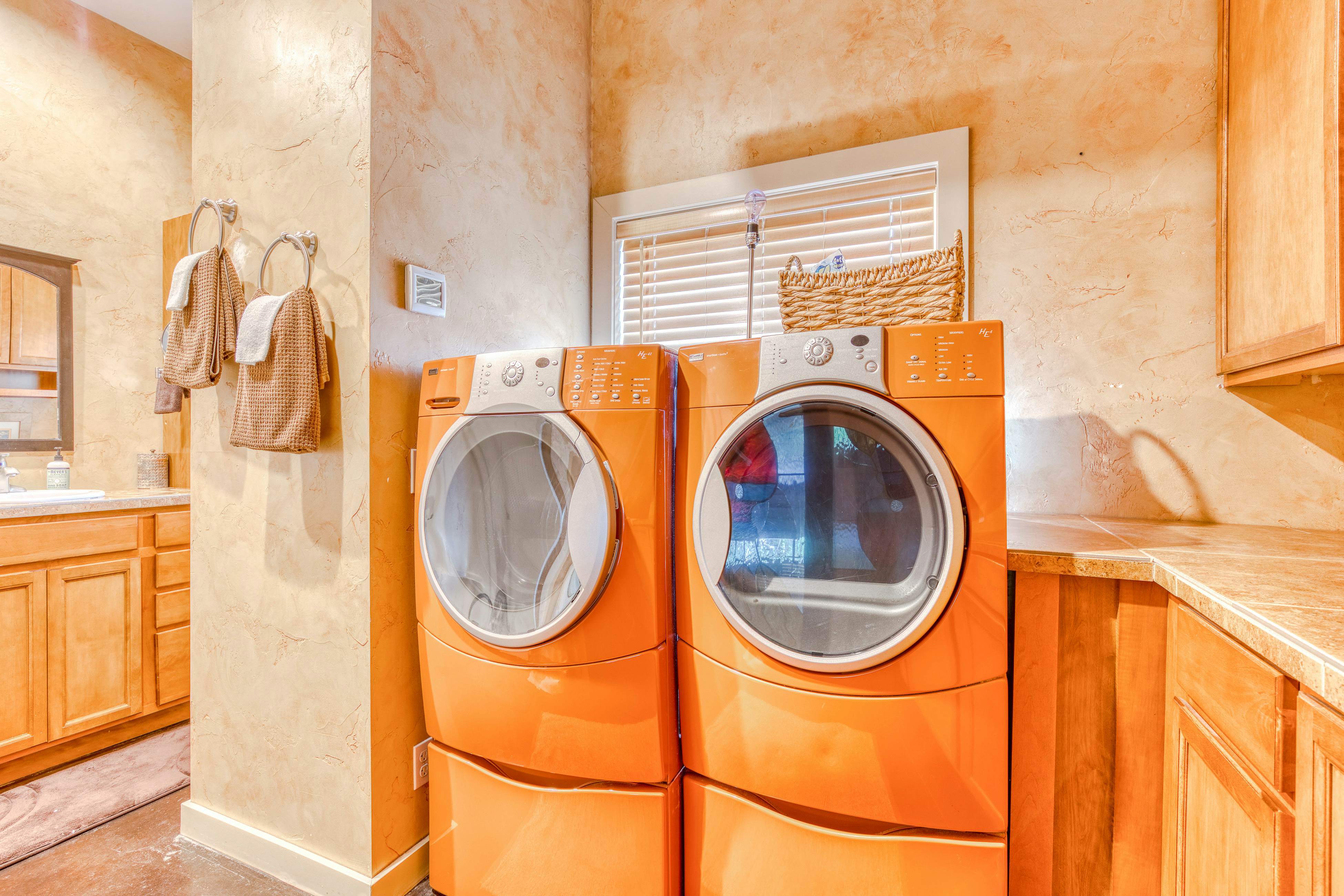 Grapevine Lodge 4 BD Dallesport, WA Vacation Rental Vacasa