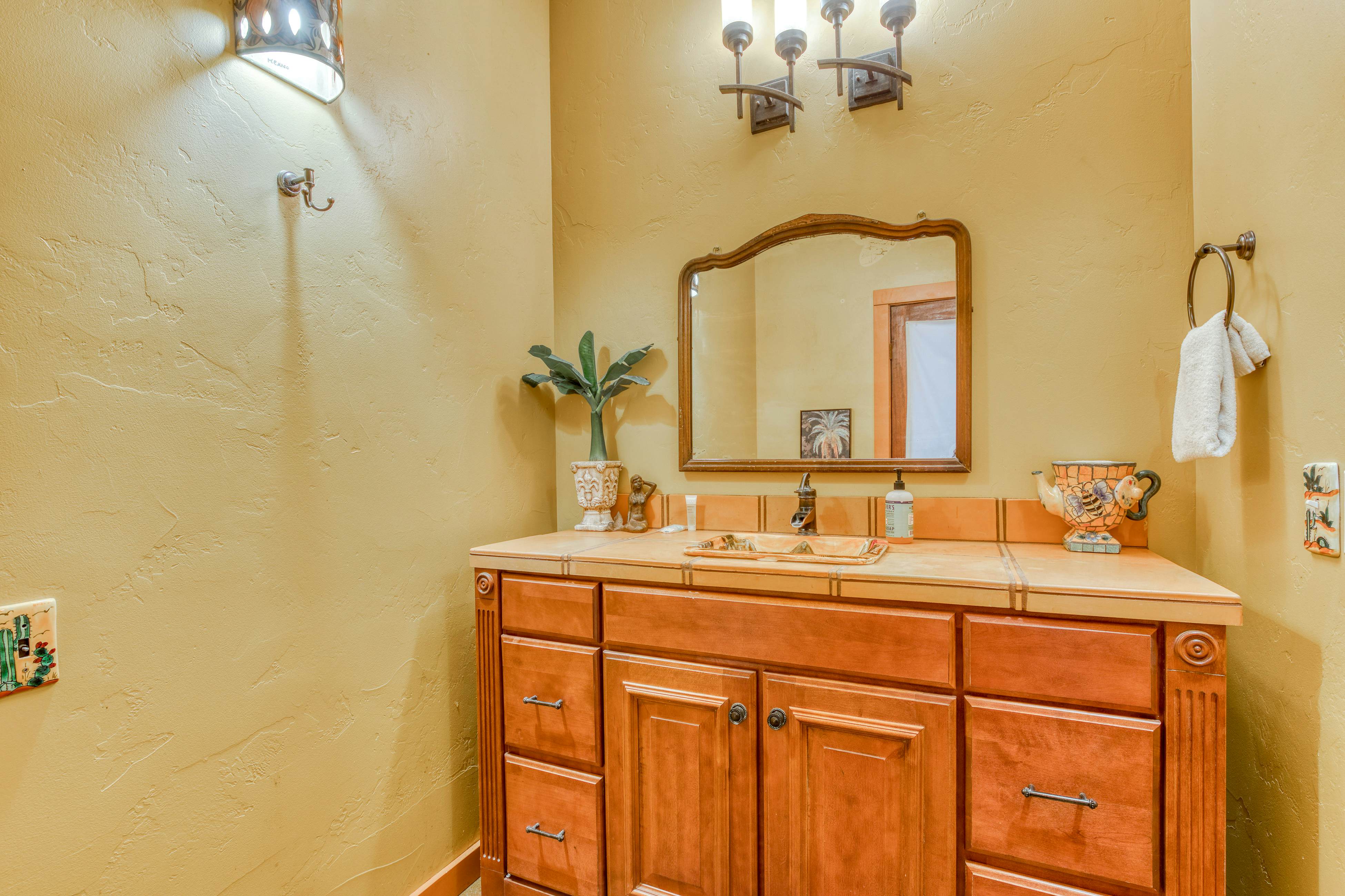 Grapevine Lodge 4 BD Dallesport, WA Vacation Rental Vacasa