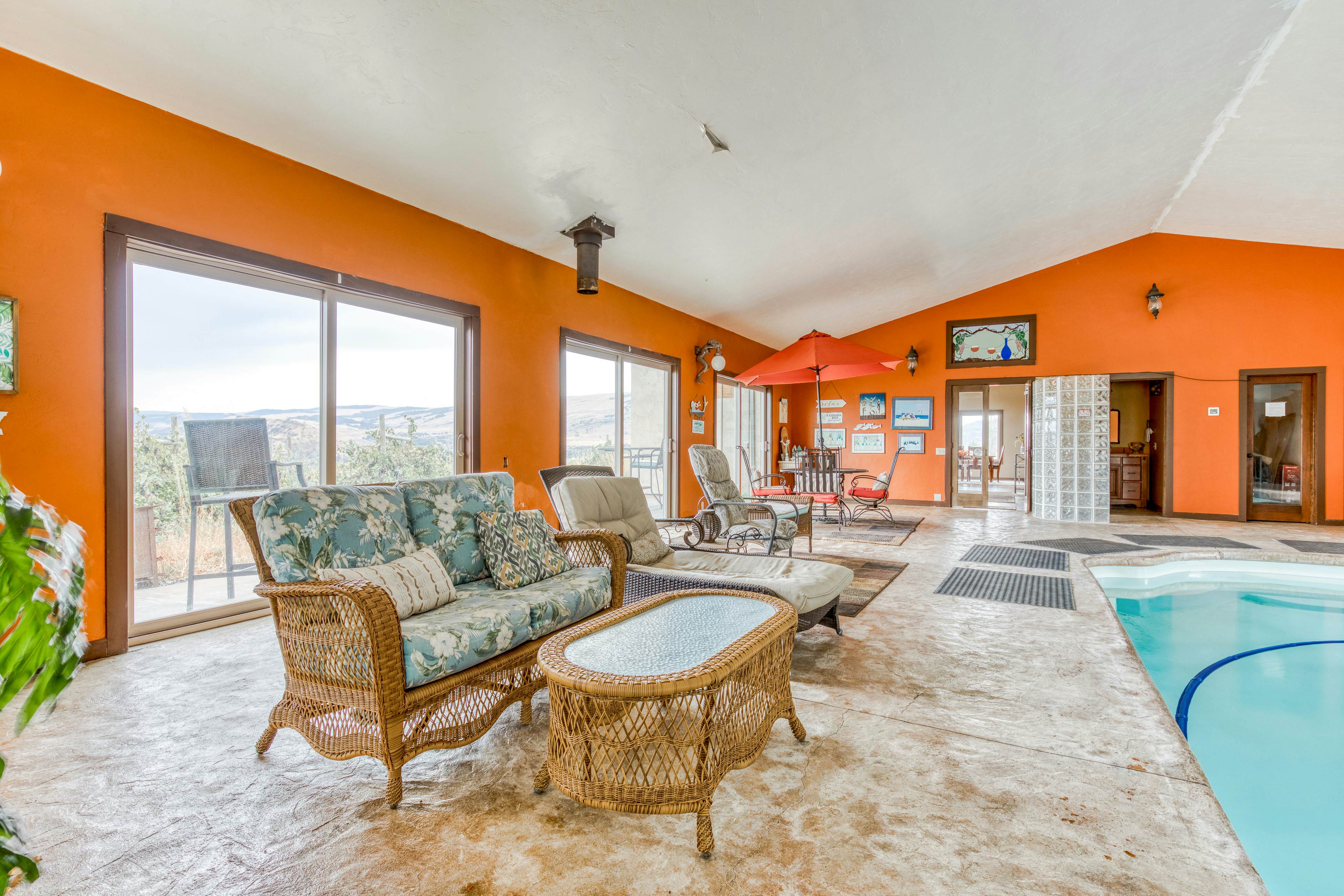 Grapevine Lodge 4 BD Dallesport, WA Vacation Rental Vacasa