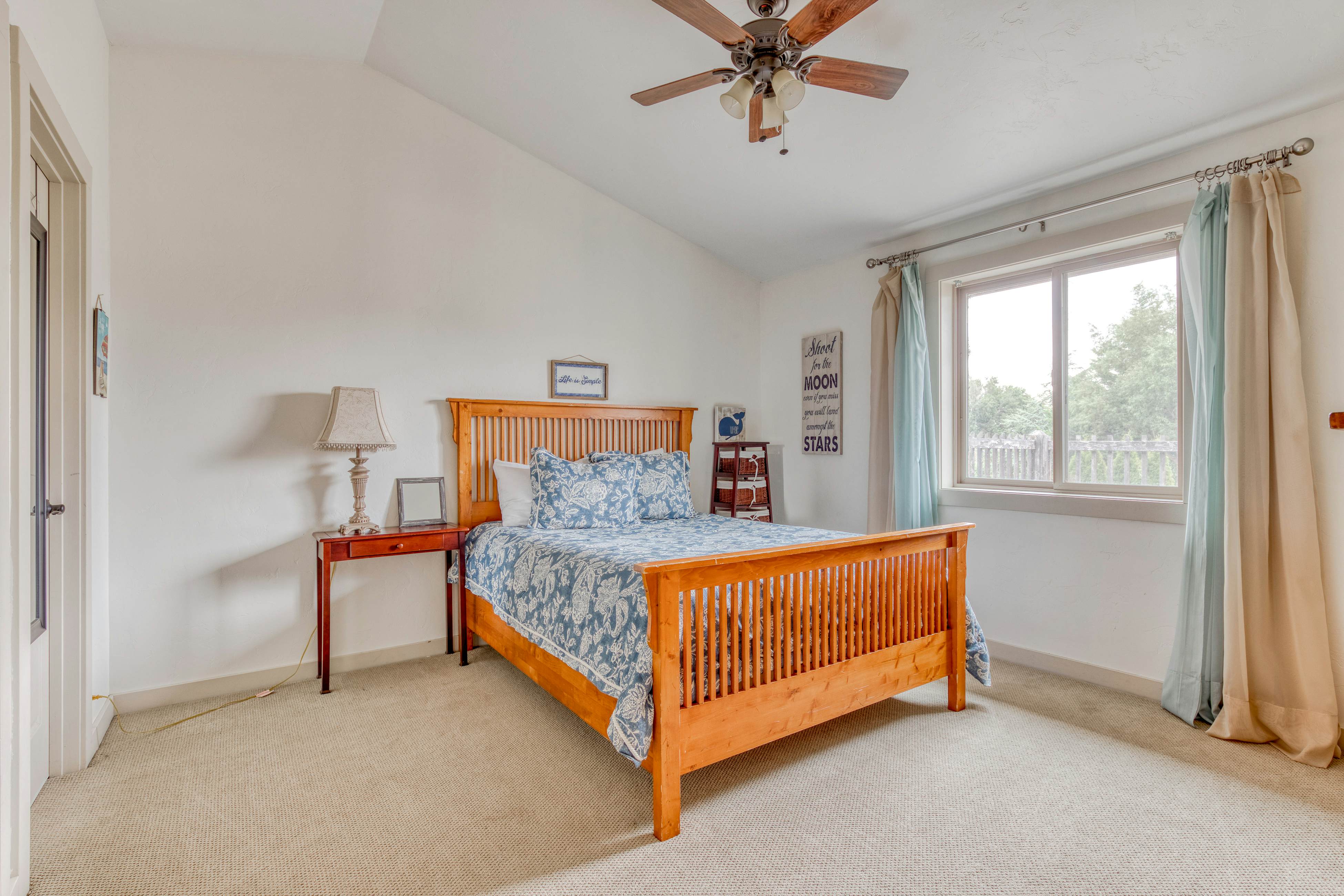 Grapevine Lodge 4 BD Dallesport, WA Vacation Rental Vacasa