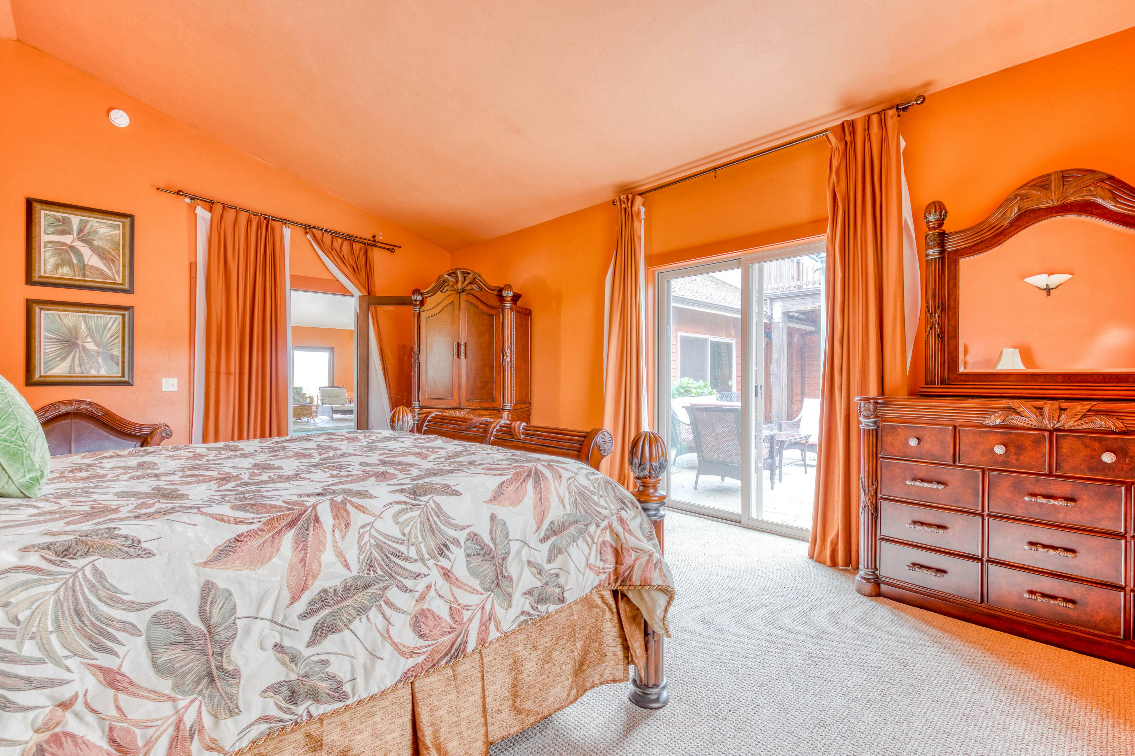 Grapevine Lodge 4 BD Dallesport, WA Vacation Rental Vacasa