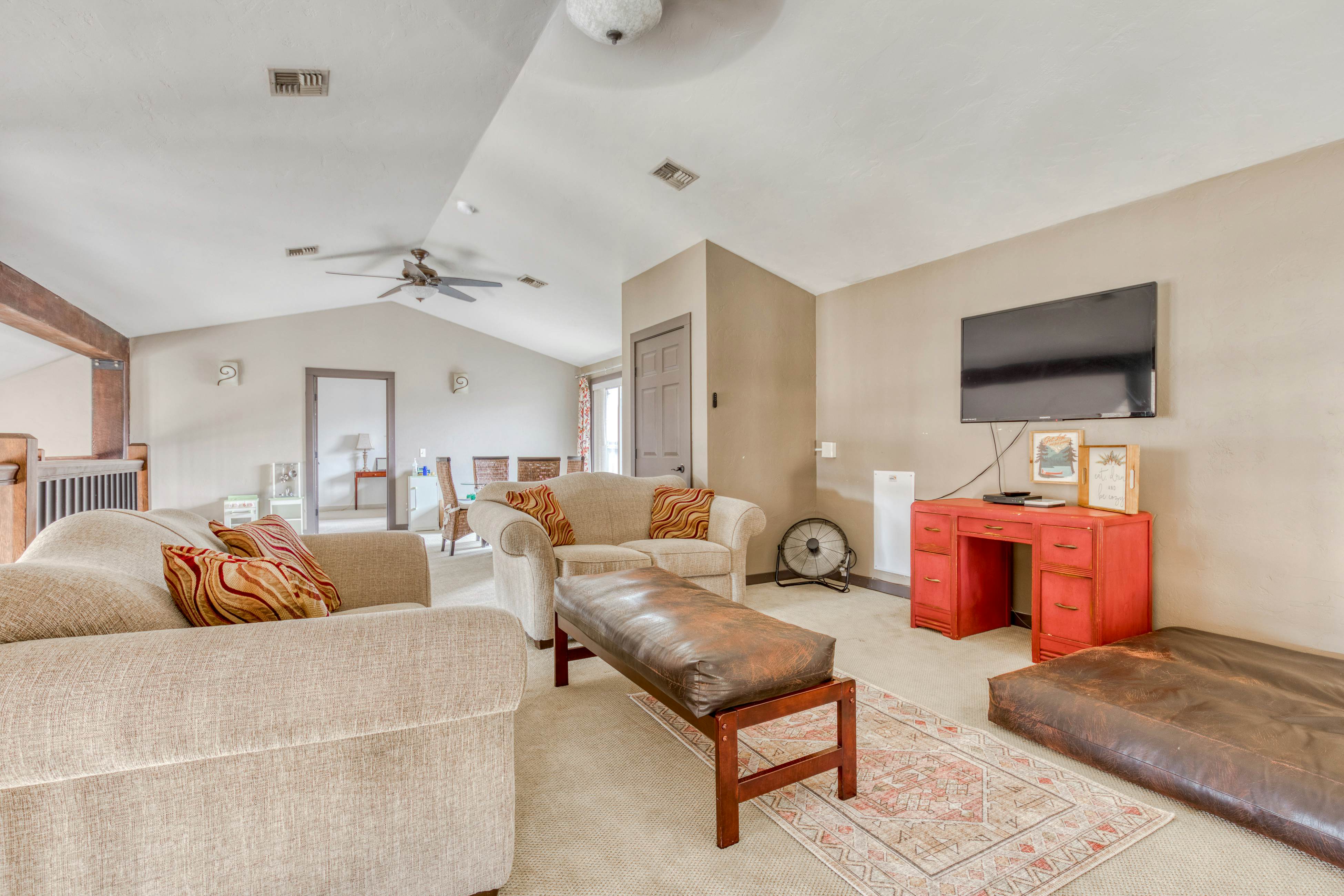 Grapevine Lodge 4 BD Dallesport, WA Vacation Rental Vacasa