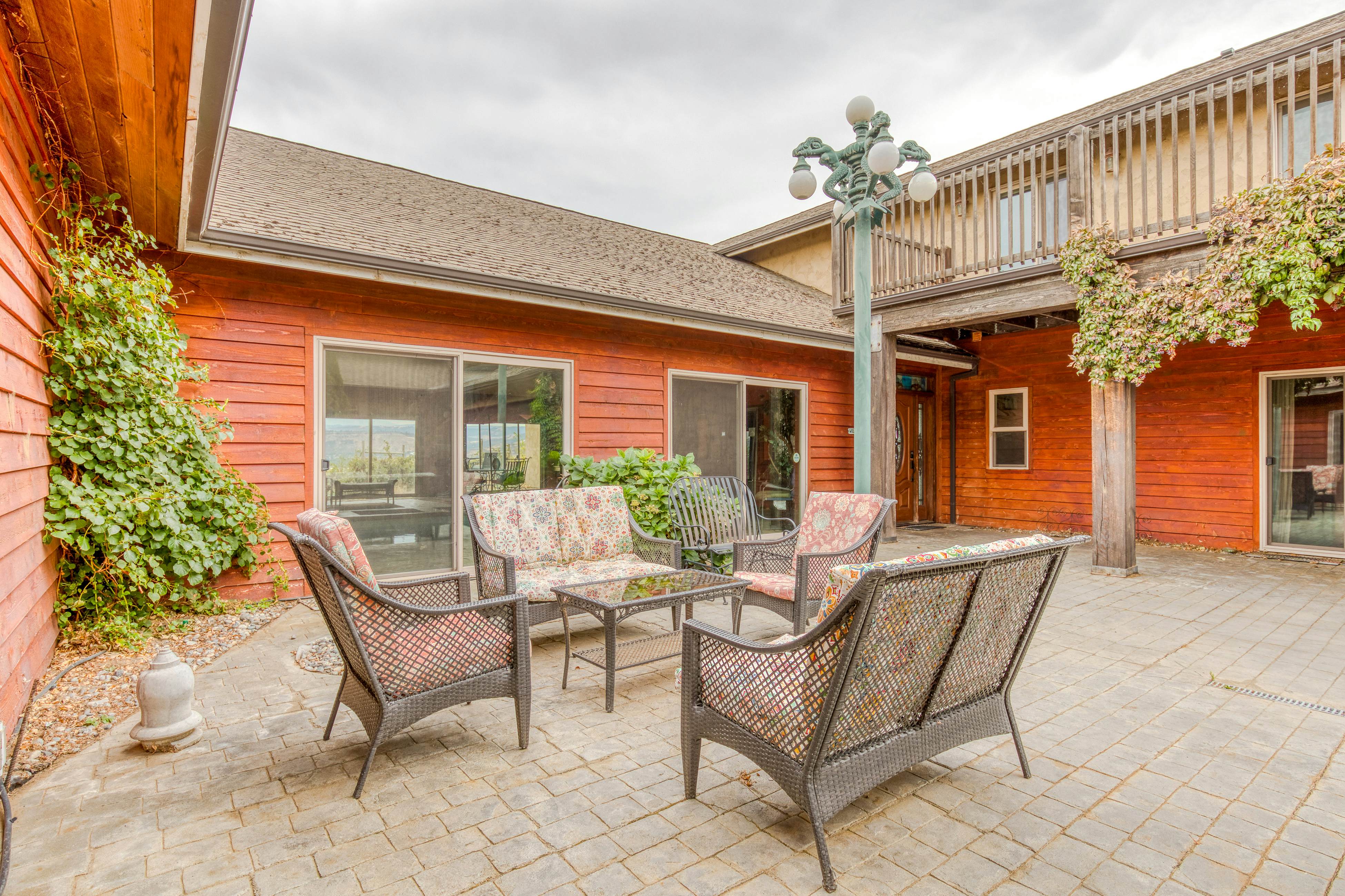 Grapevine Lodge 4 BD Dallesport, WA Vacation Rental Vacasa