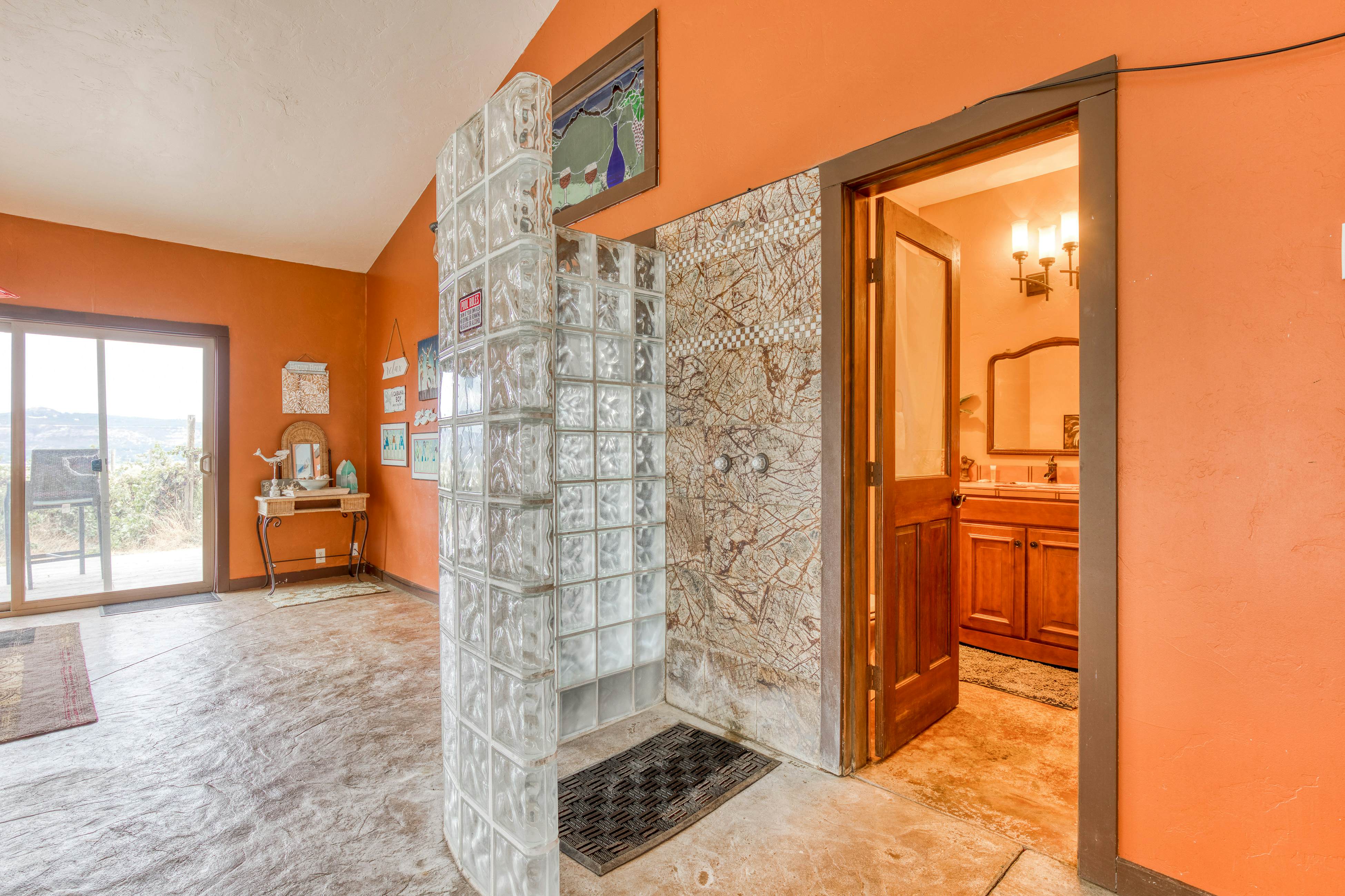 Grapevine Lodge 4 BD Dallesport, WA Vacation Rental Vacasa