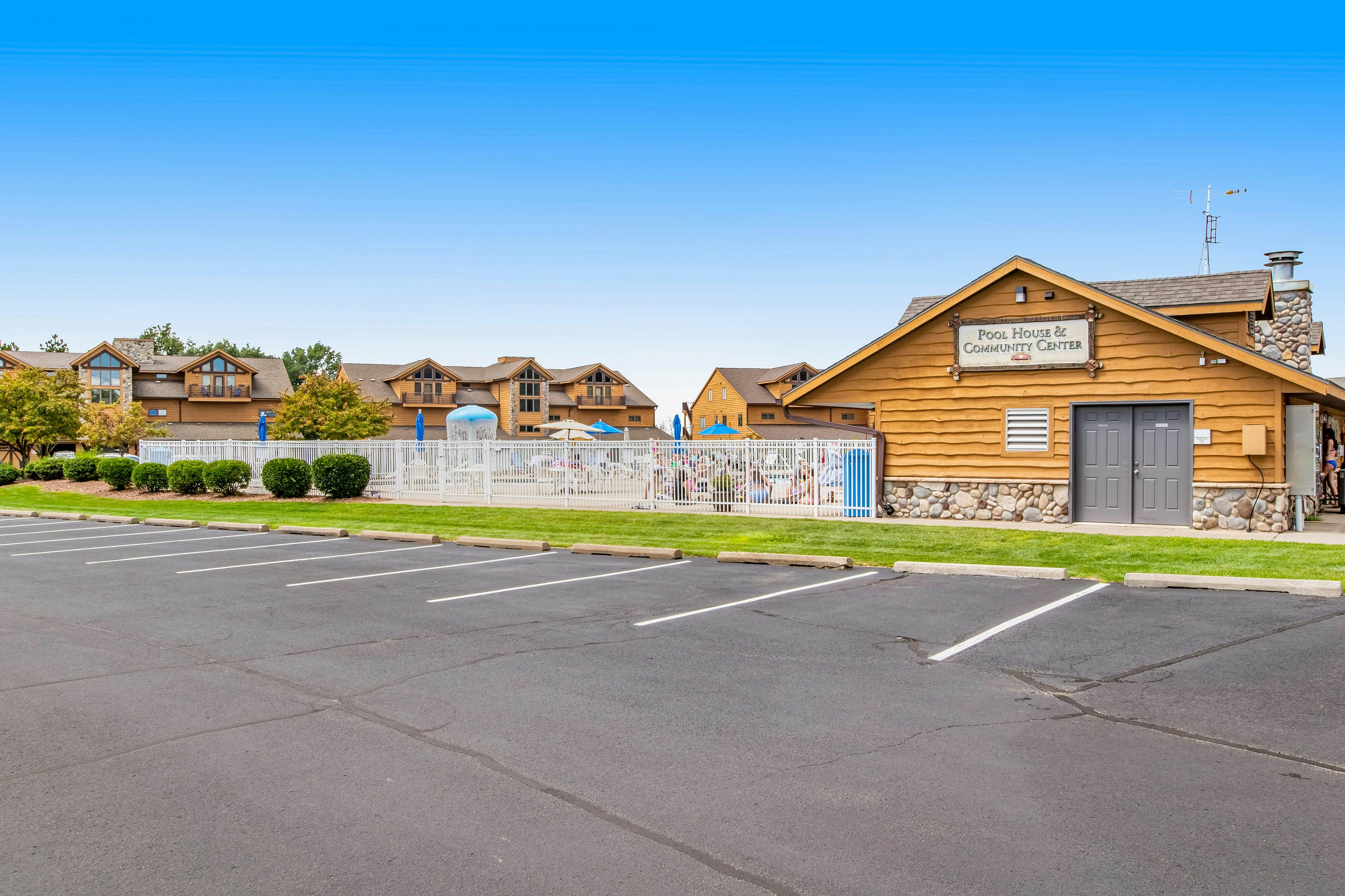 Sunset Condominiums - Castle Rock Retreat