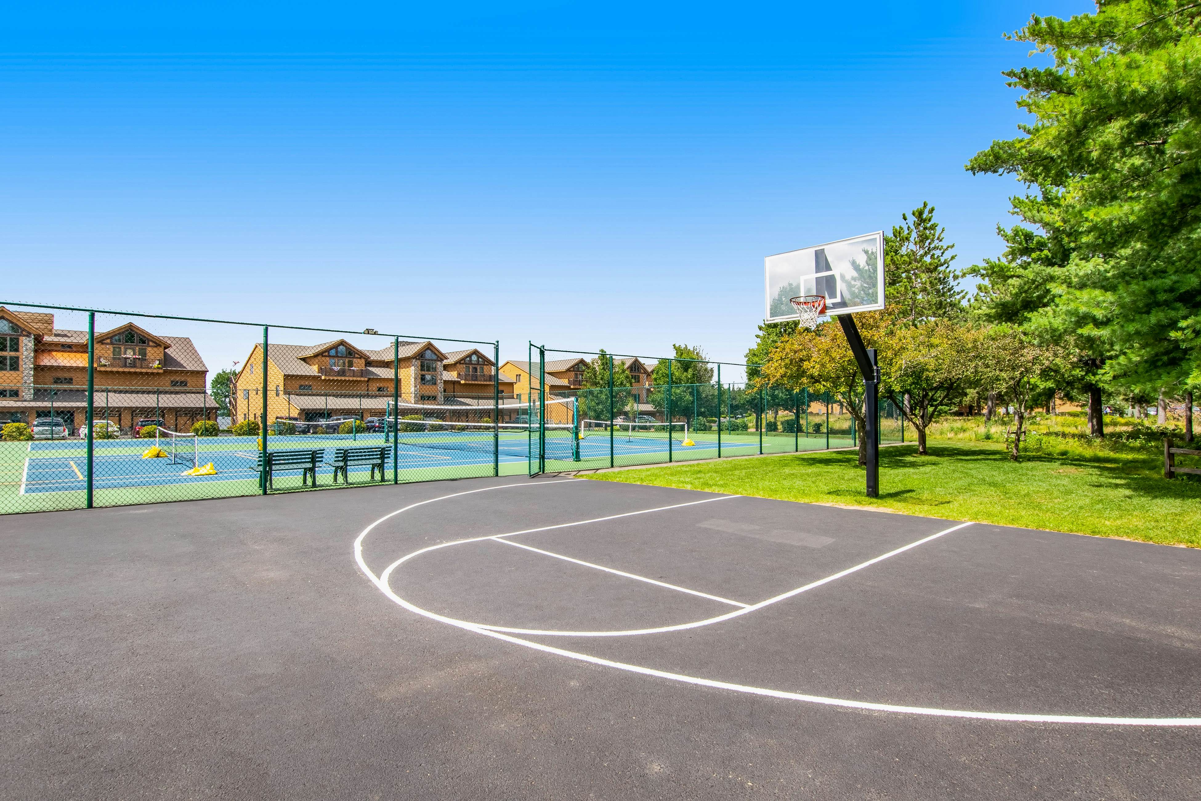 Sunset Condominiums - Castle Rock Retreat