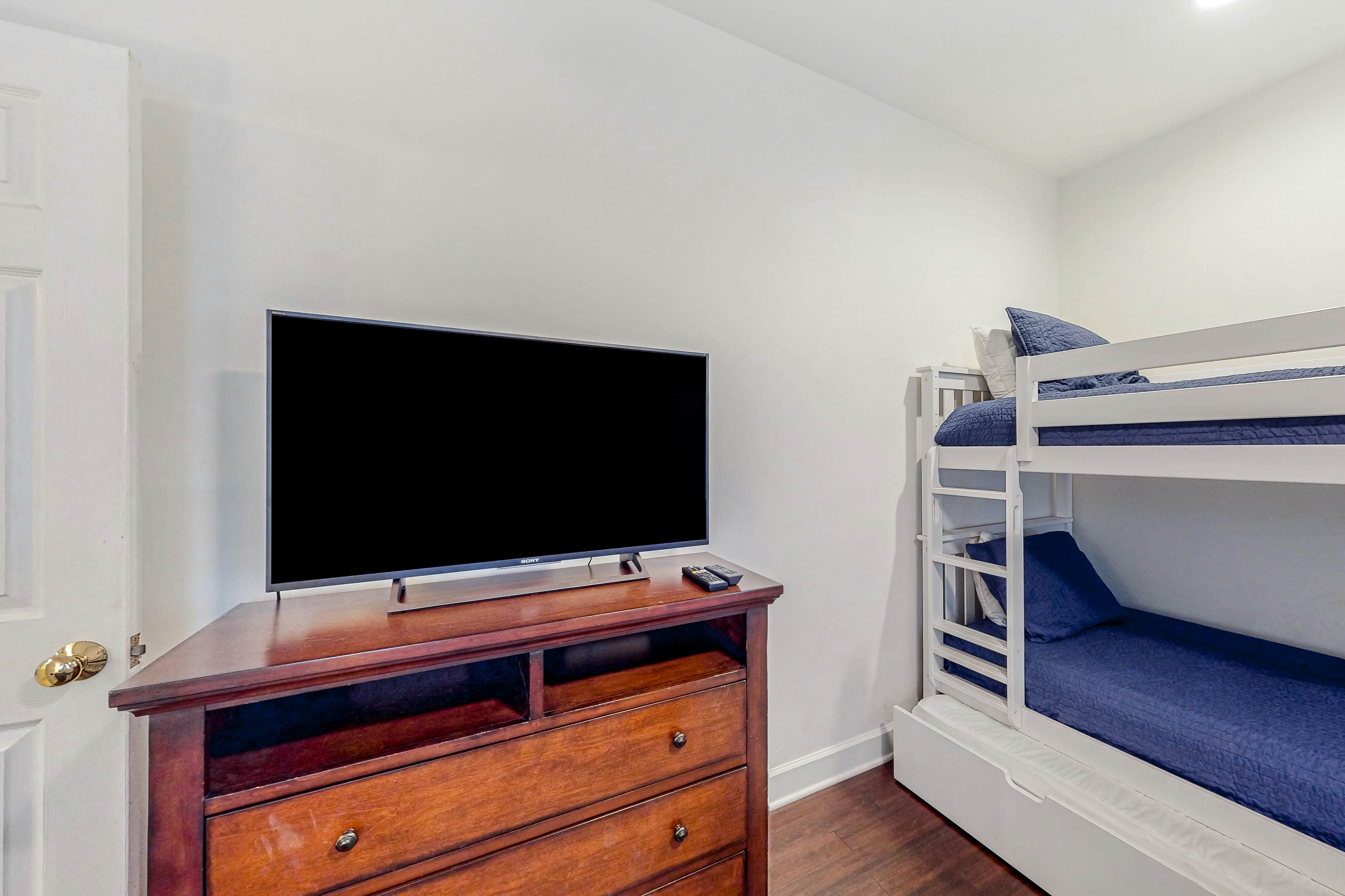 Turtle Shores-22 Boston