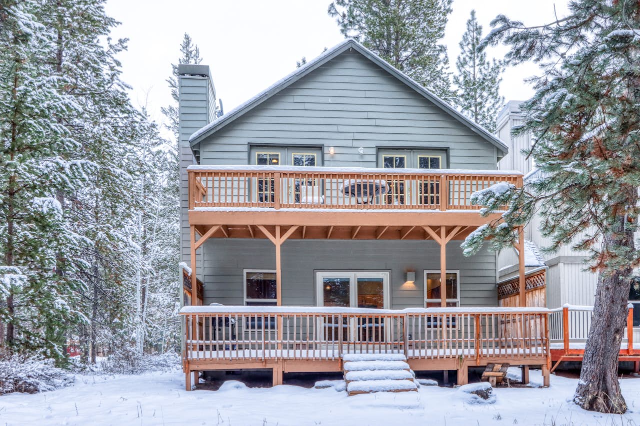 Deschutes River Getaway 3 BD Sunriver, OR Vacation Rental Vacasa