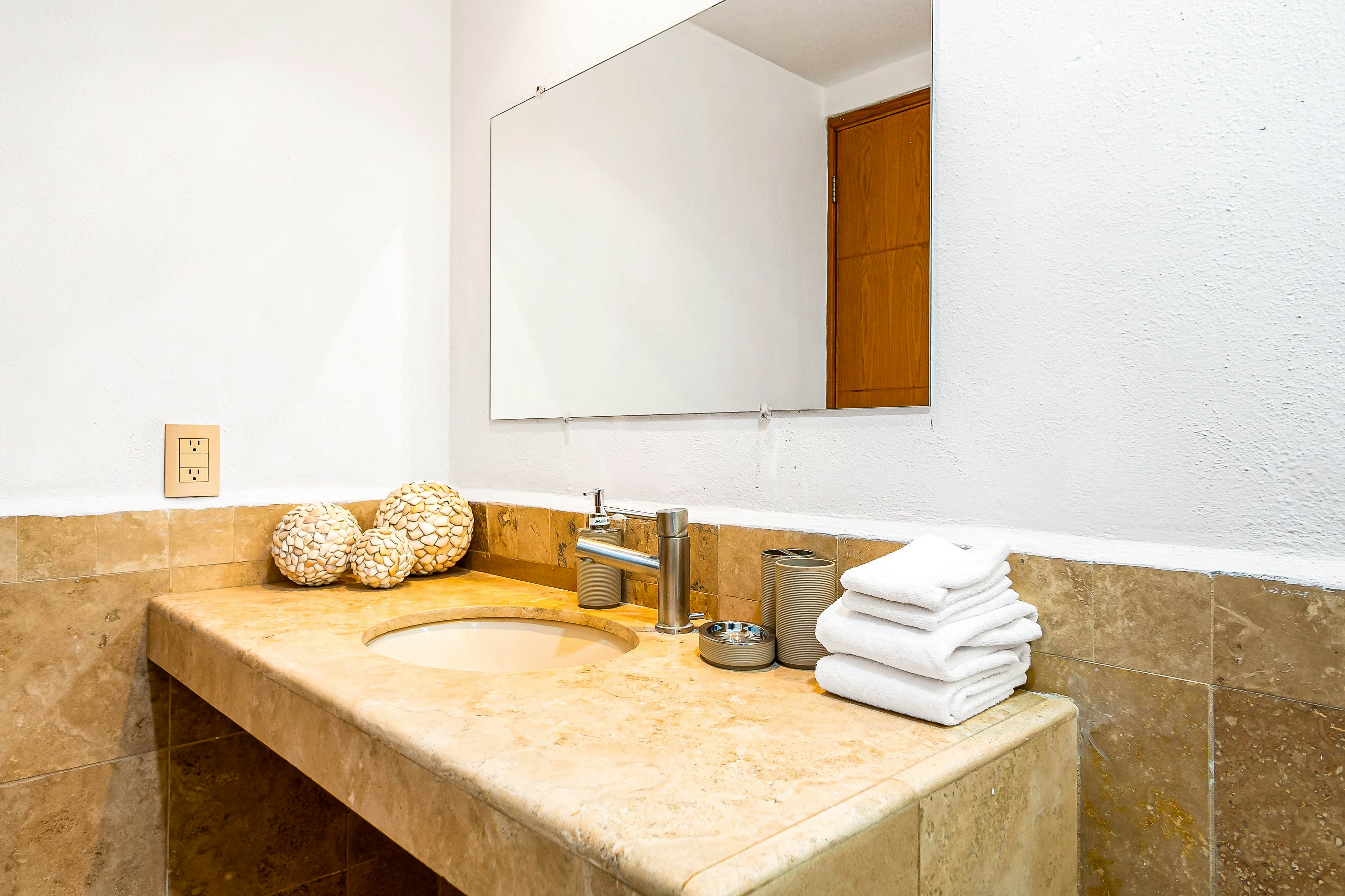 Nitta Condo # 407 Penthouse