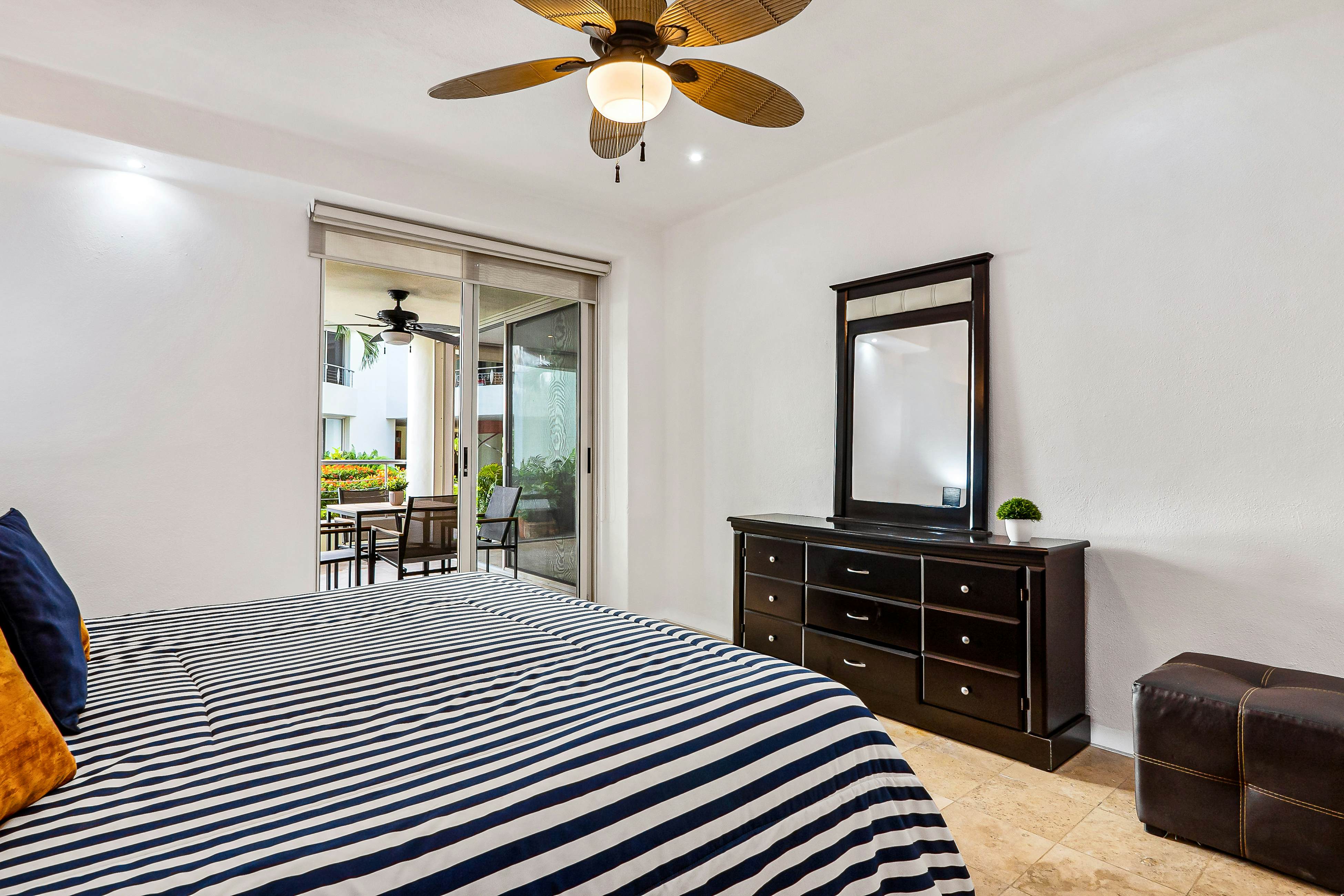 Nitta Condo # 04, PB