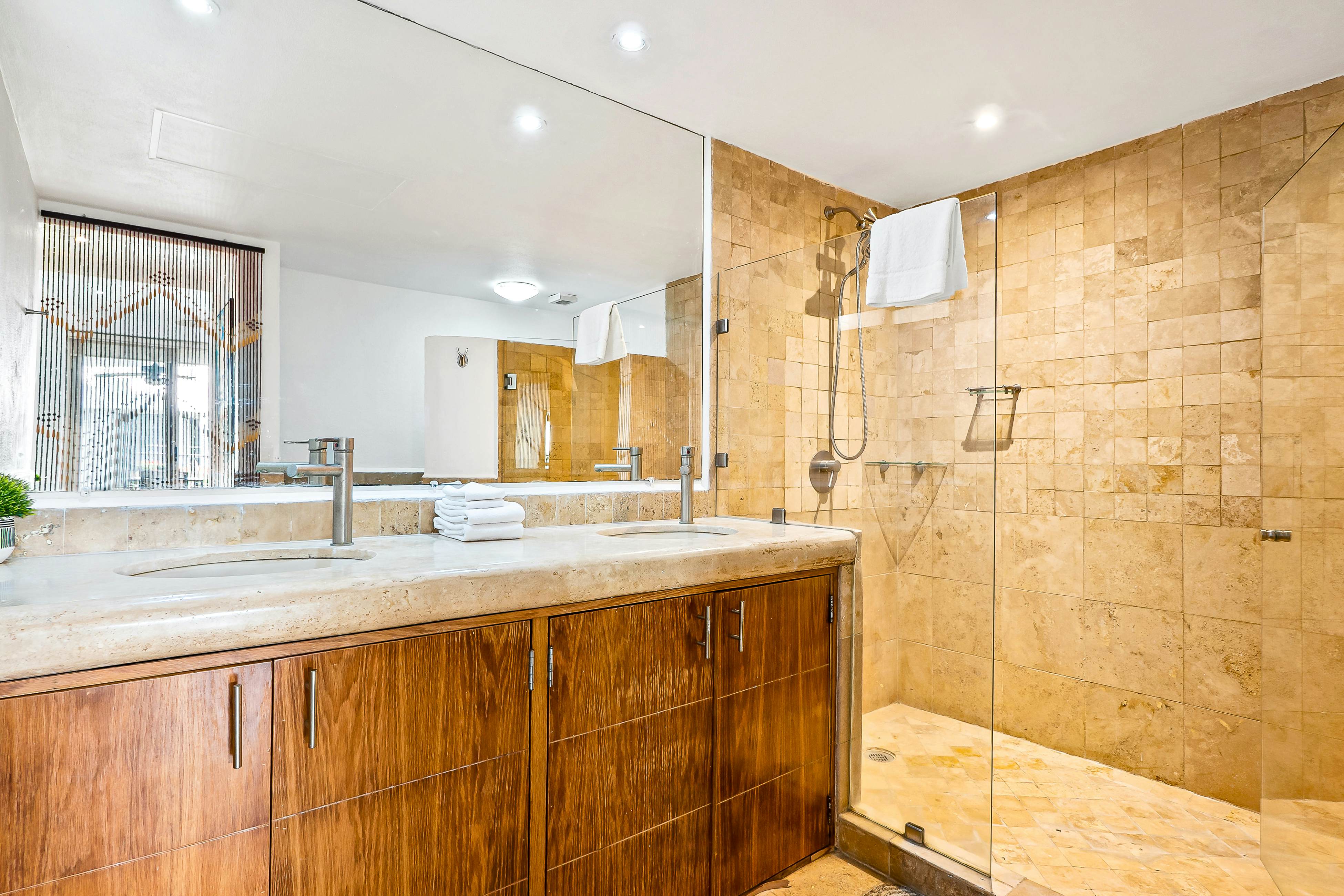 Nitta Condo # 04, PB