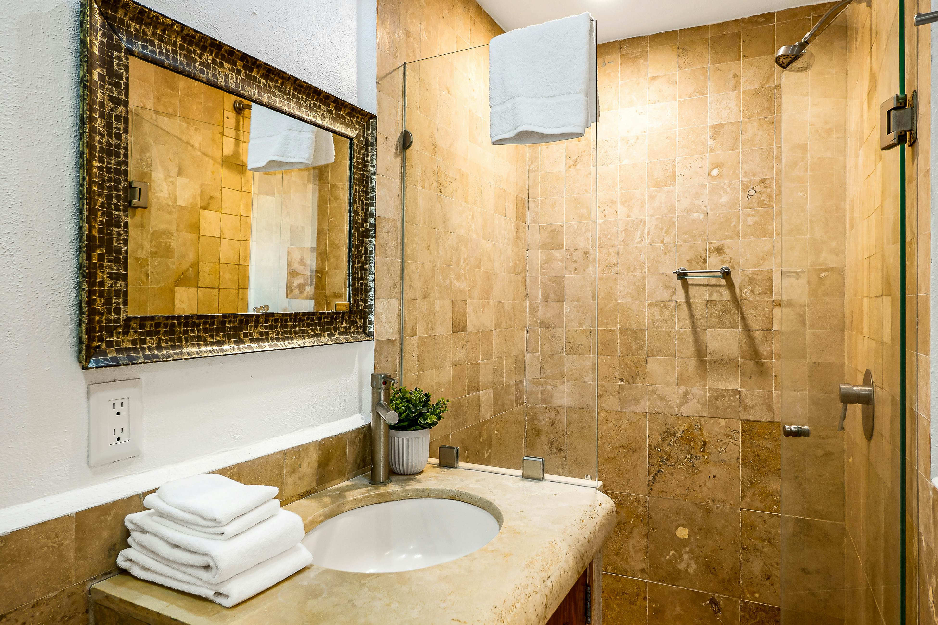 Nitta Condo # 04, PB