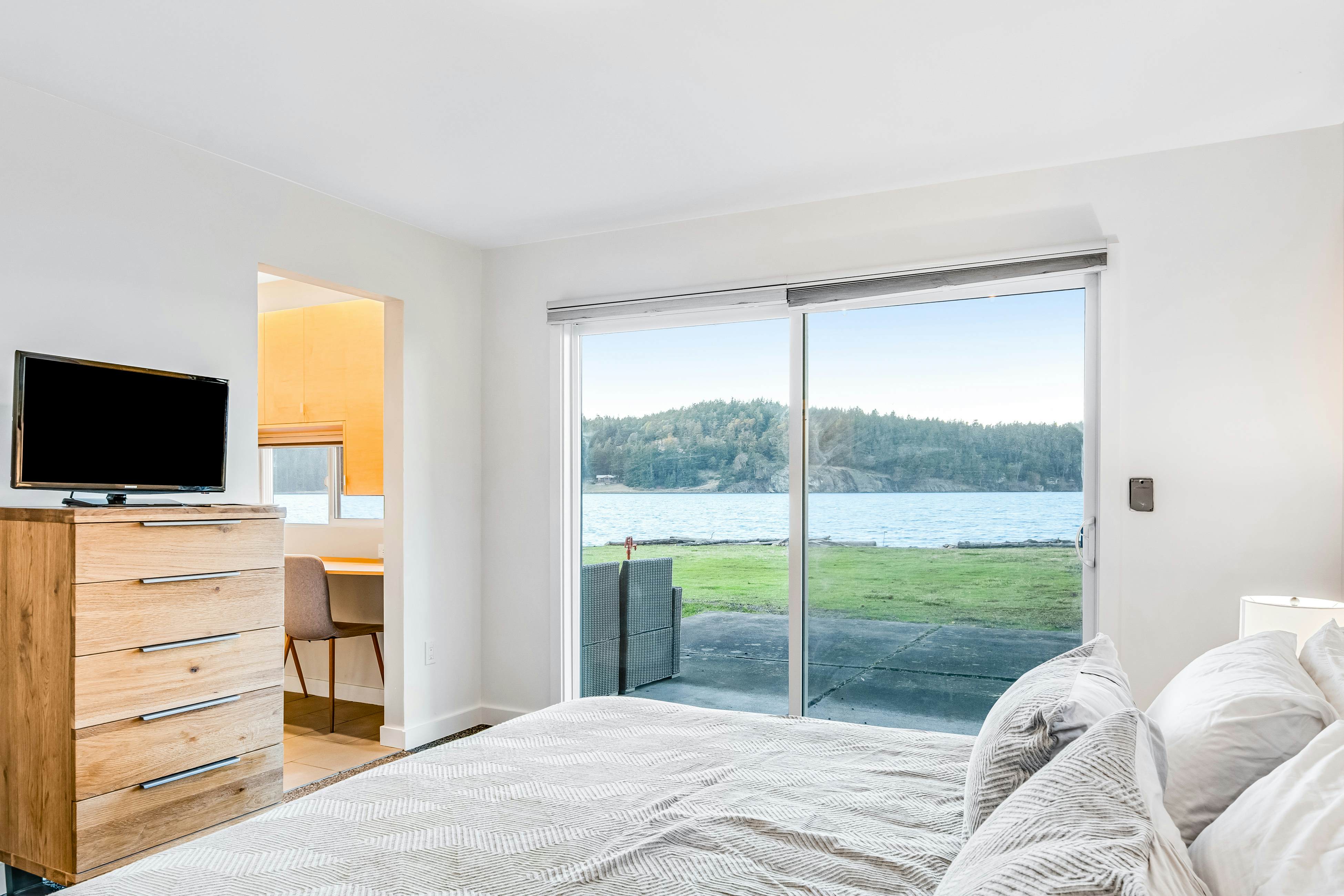 Lopez Island Mud Bay Waterfront home