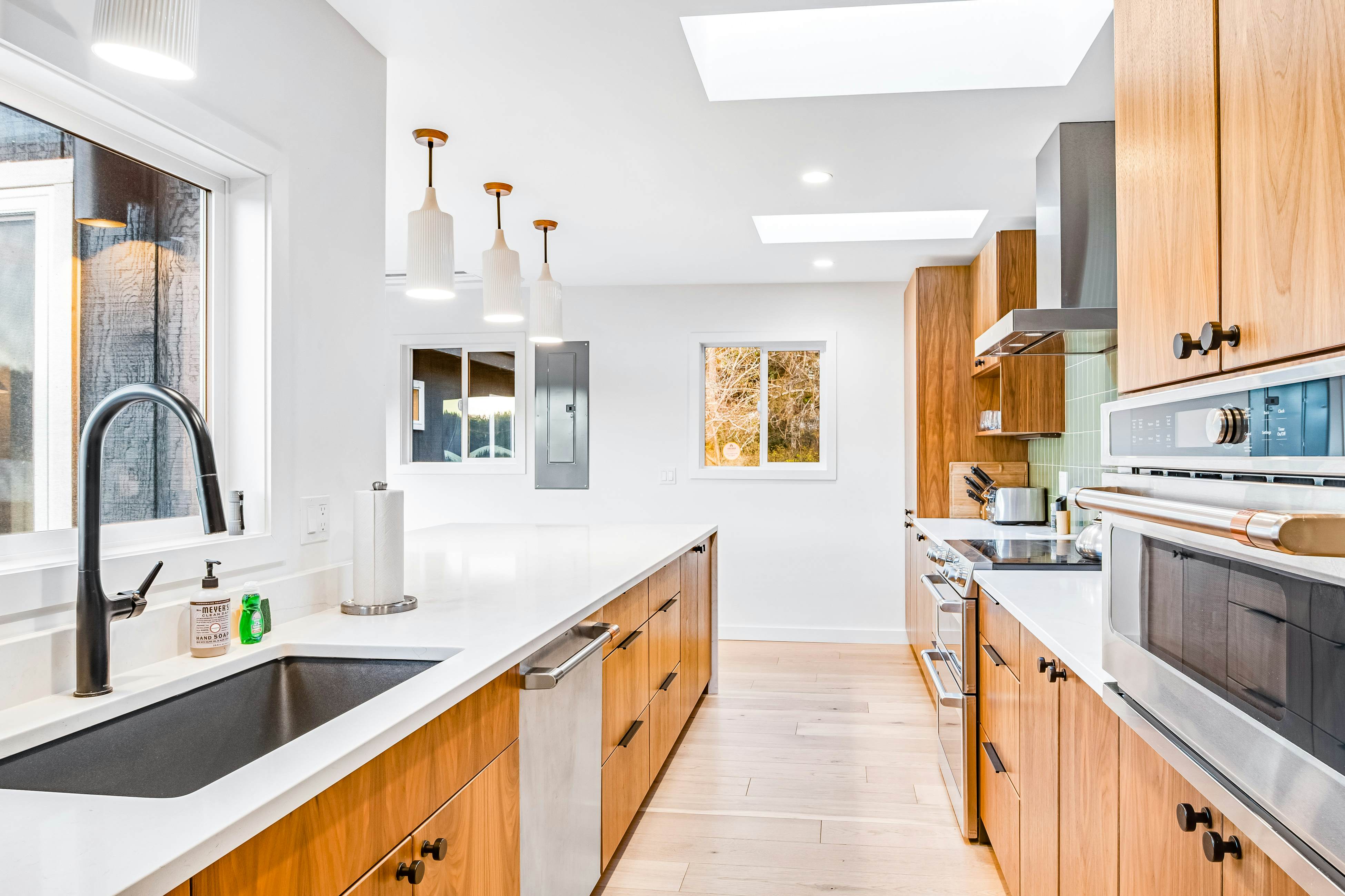 Lopez Island Mud Bay Waterfront home