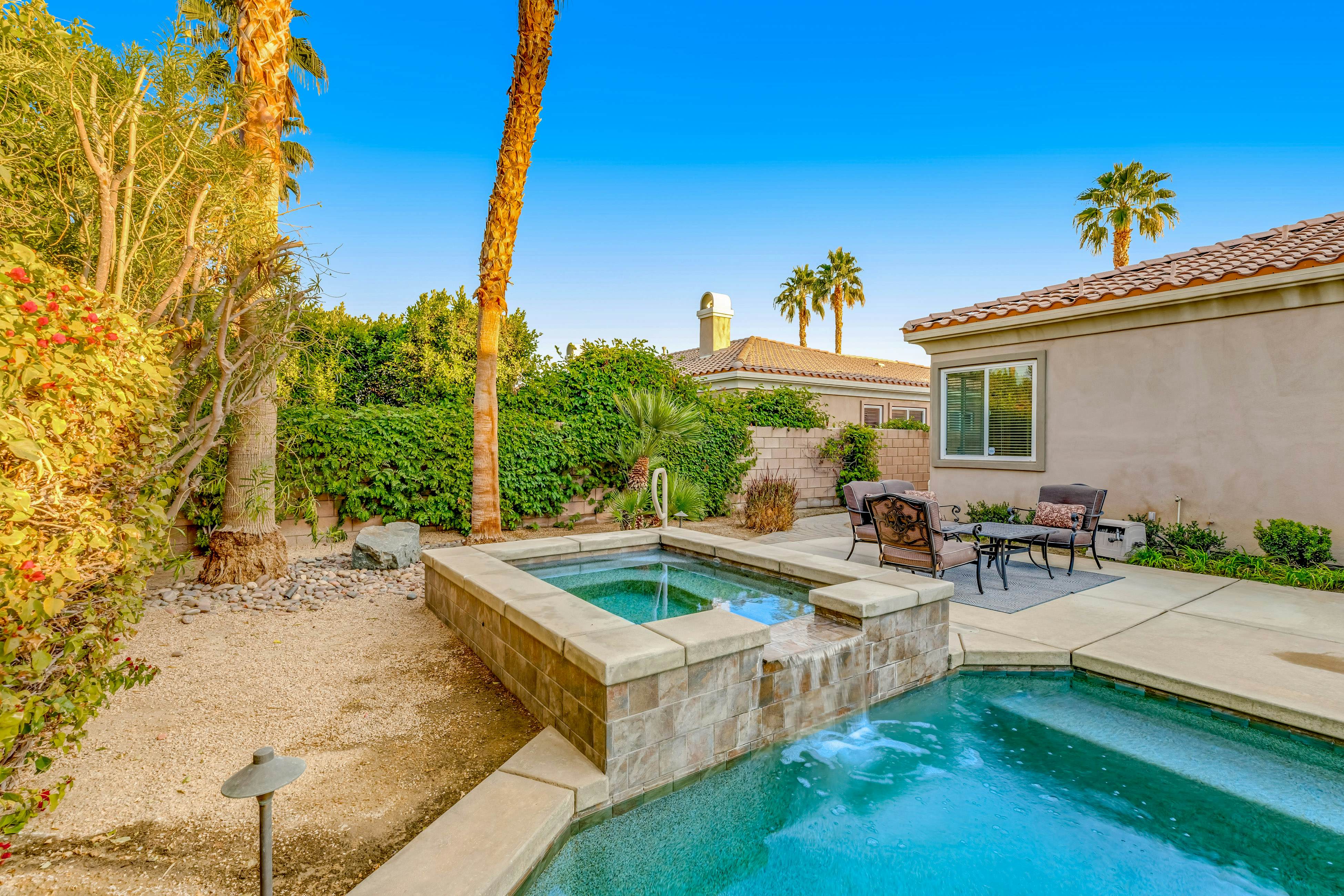 Snowbird Oasis - Festival Escape 