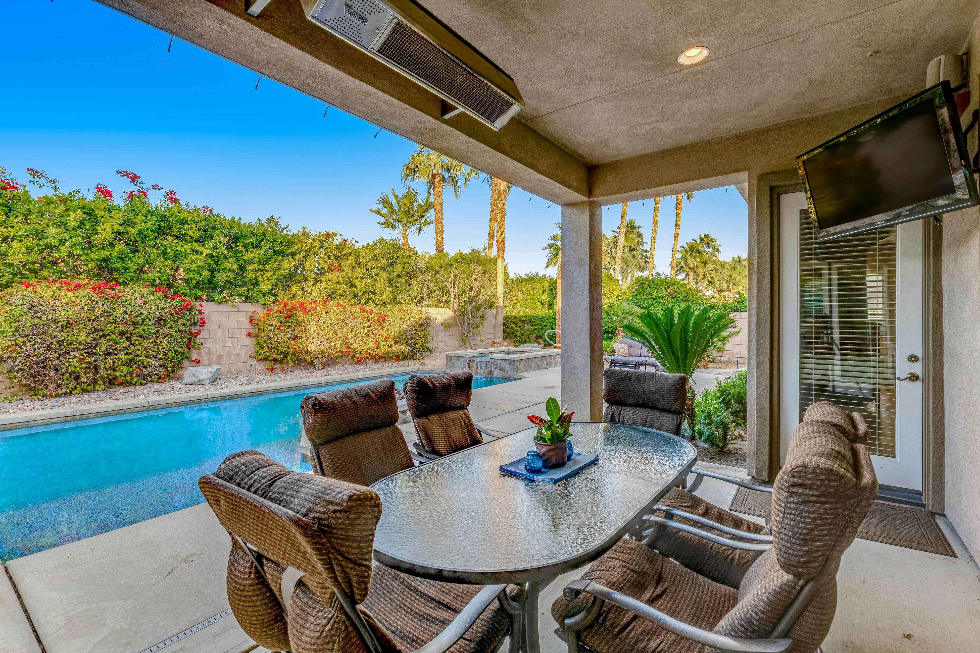 Snowbird Oasis - Festival Escape 