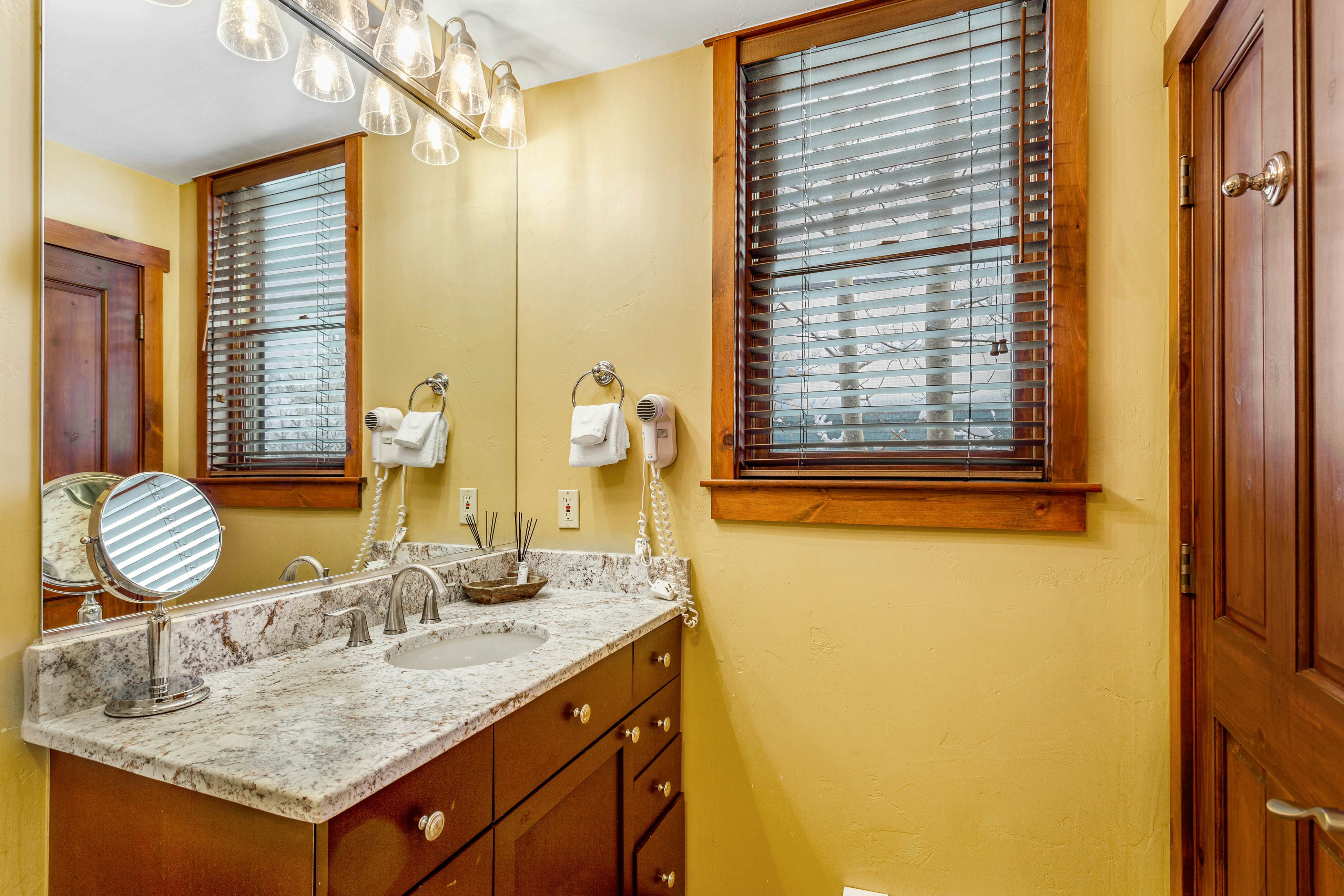 Main Street Junction #27