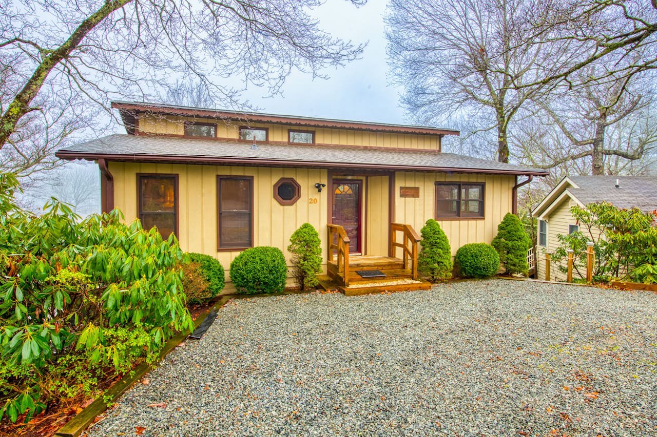 Carlson's Crawdad Corner 3 BD Newland, NC Vacation Rental Vacasa