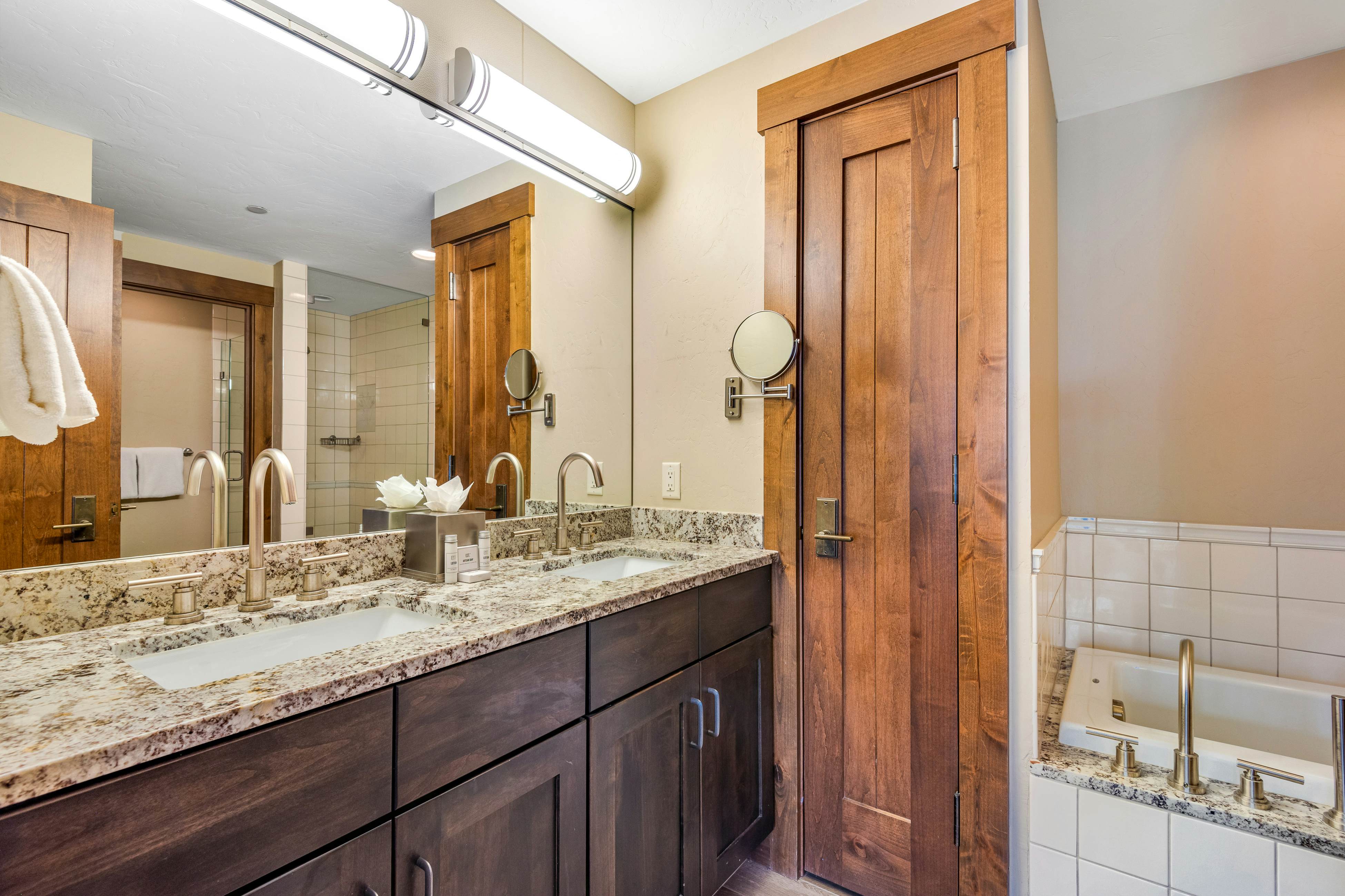 Water House On Main Street #6208