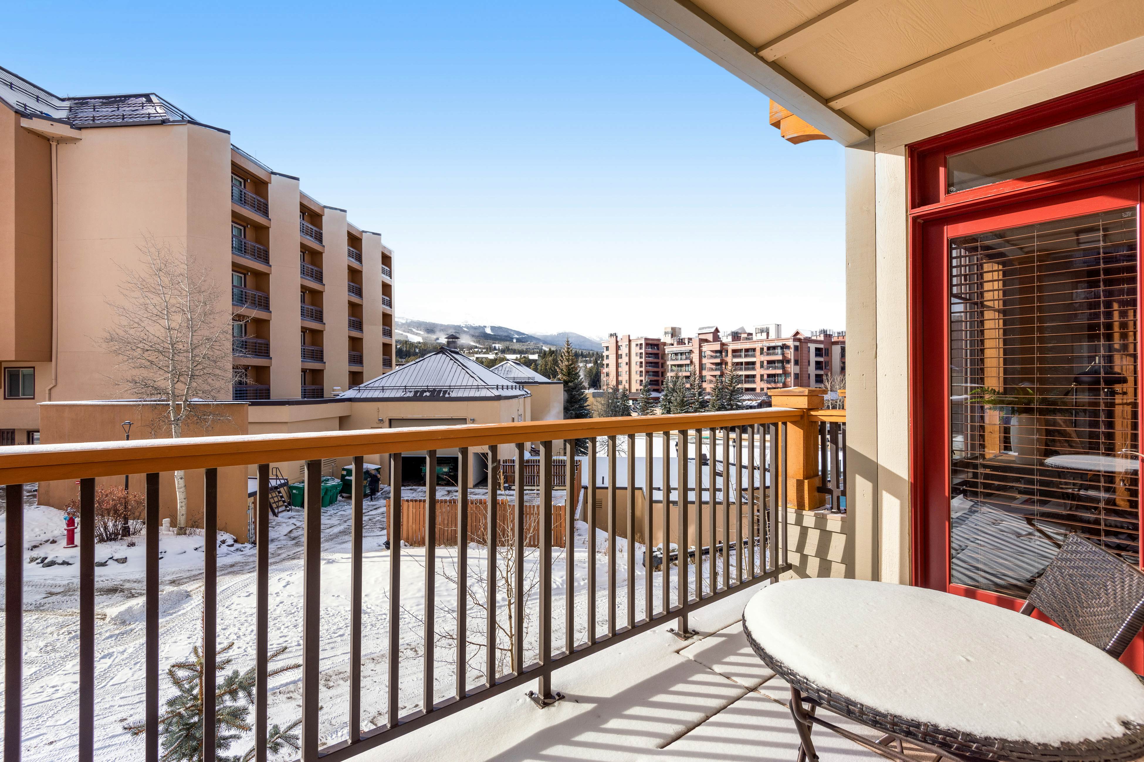 Water House On Main Street #6208