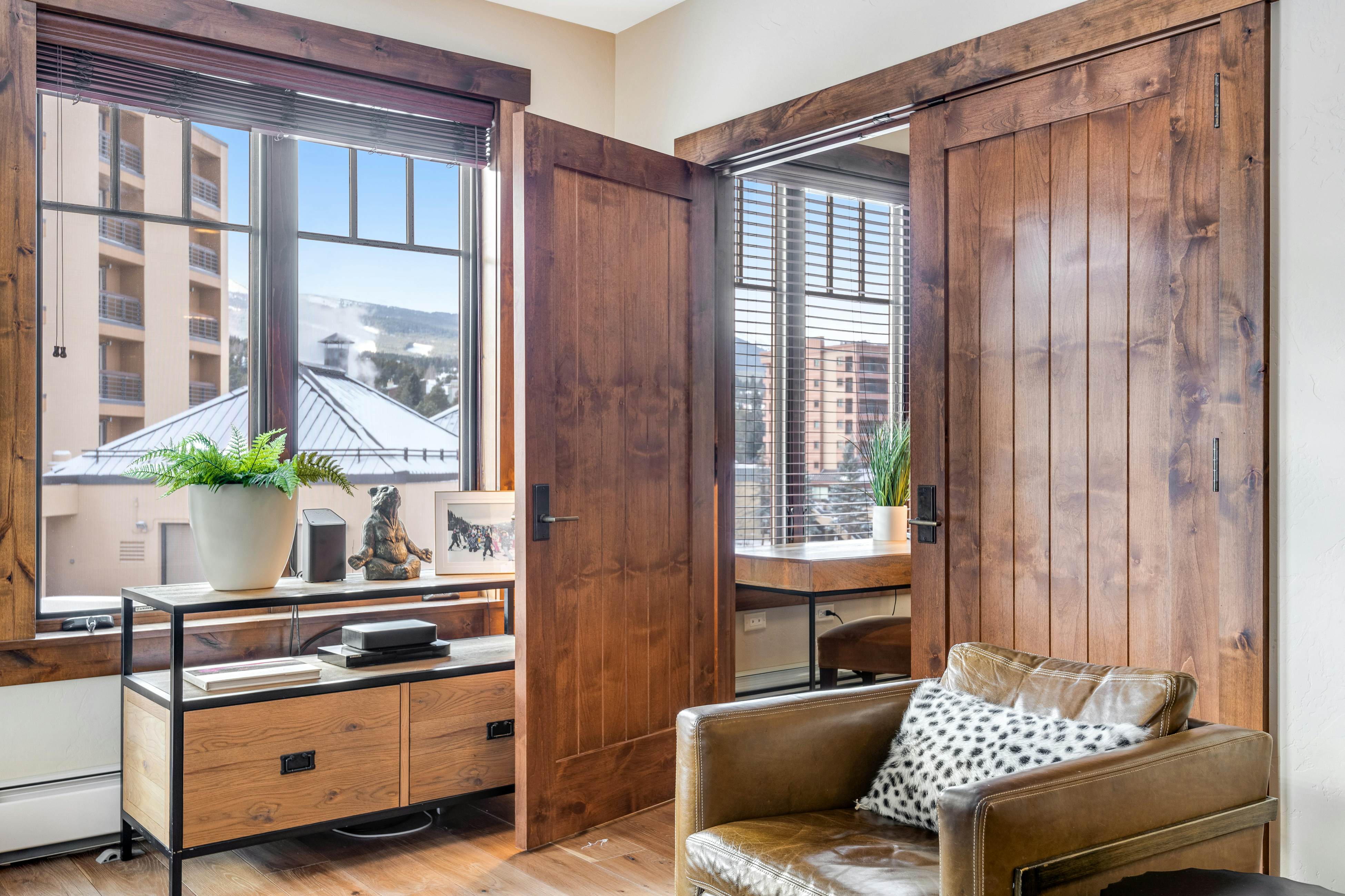 Water House On Main Street #6208