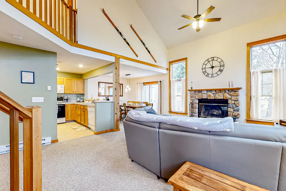 Casa Lontano 3 BD Tannersville, PA Vacation Rental Vacasa