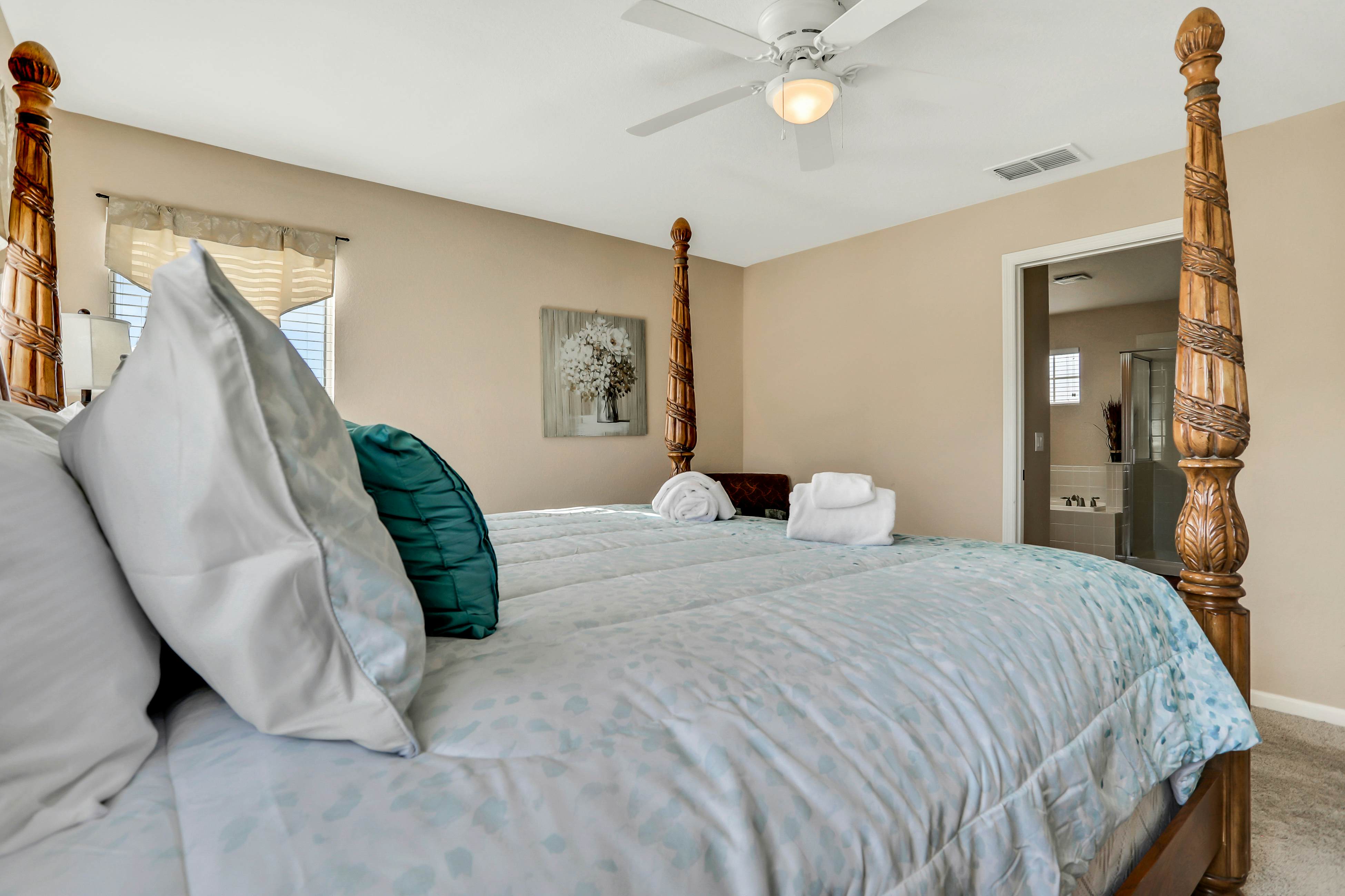 Castle Street Memories - Trafalgar Village Resort