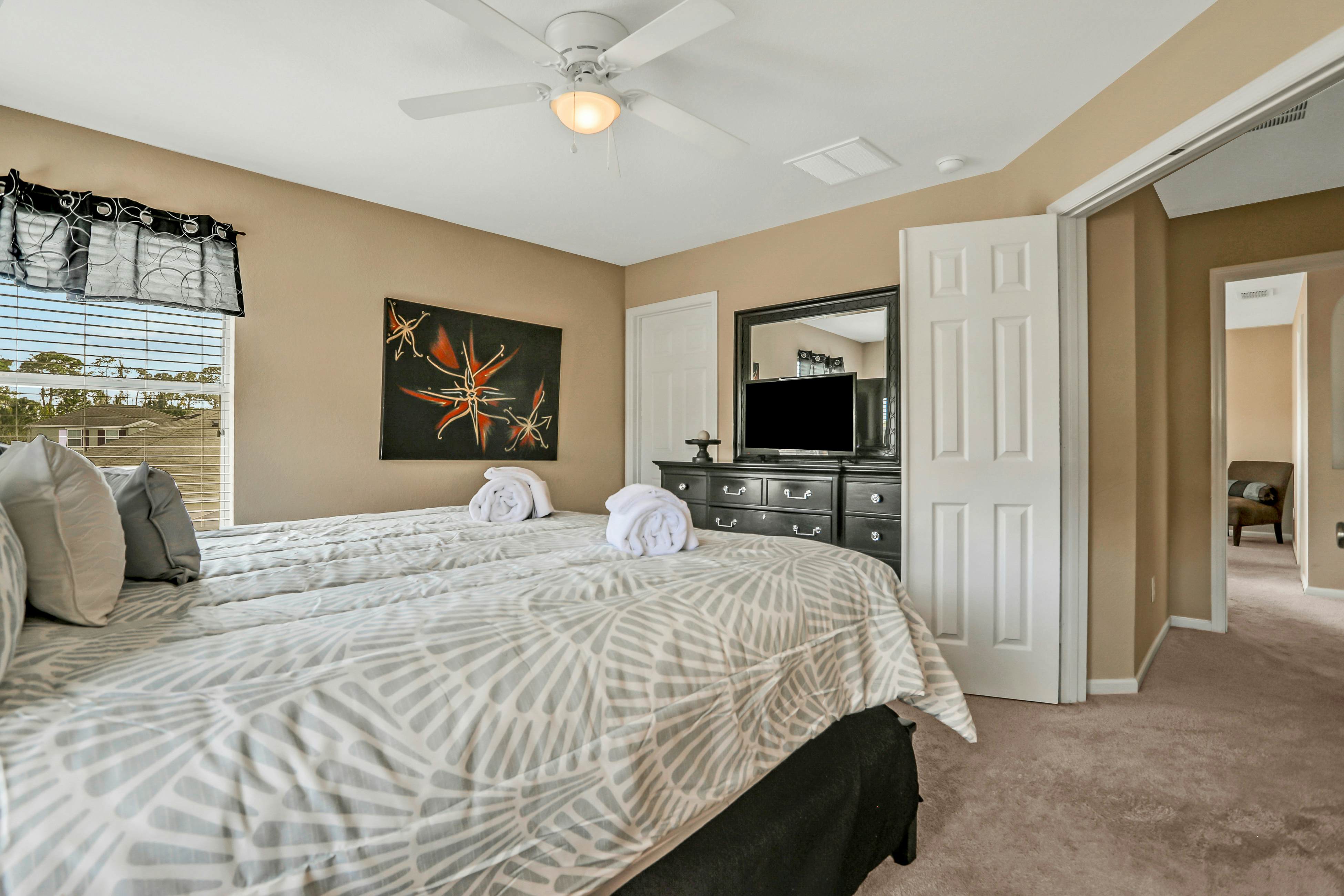 Castle Street Memories - Trafalgar Village Resort