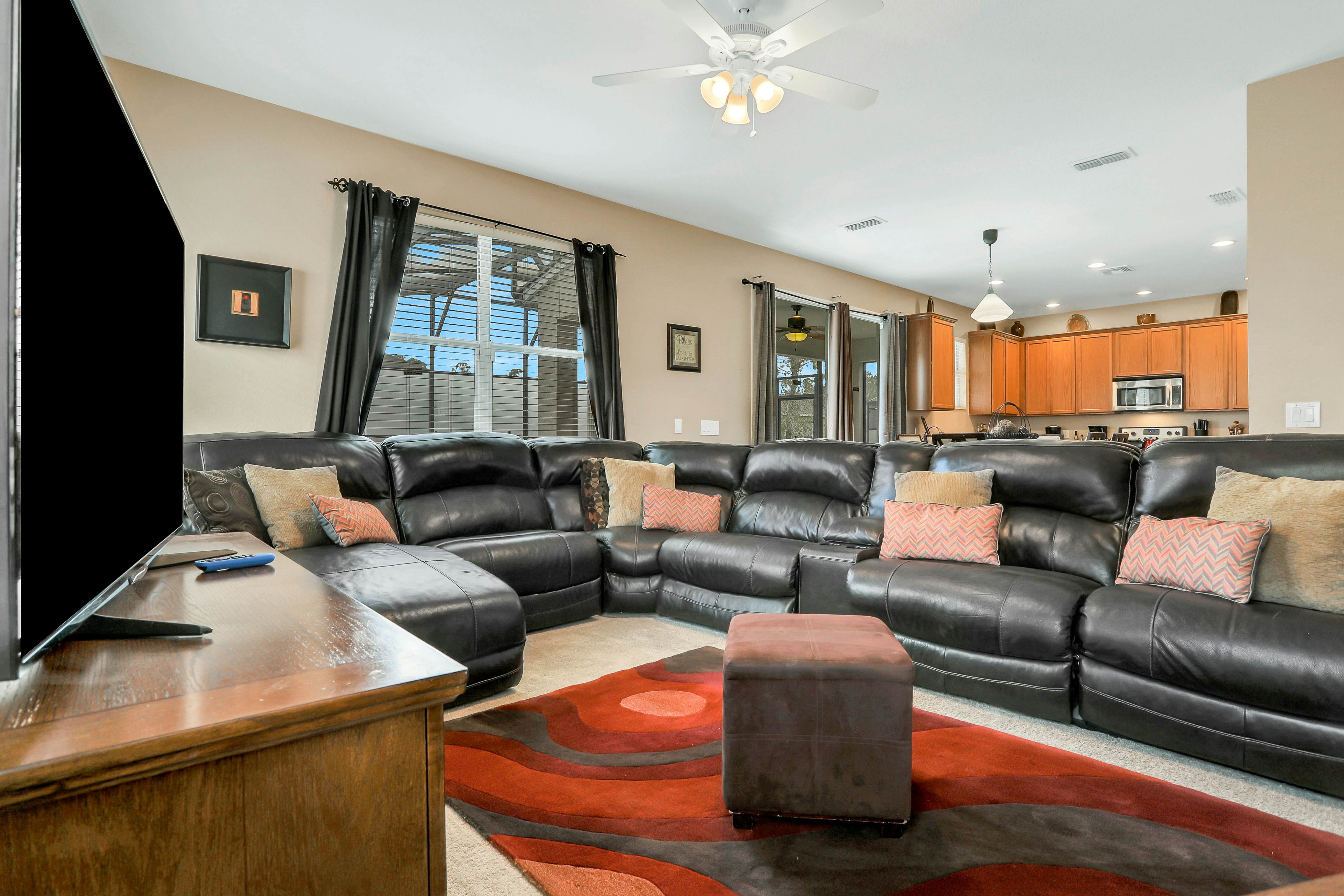 Castle Street Memories - Trafalgar Village Resort