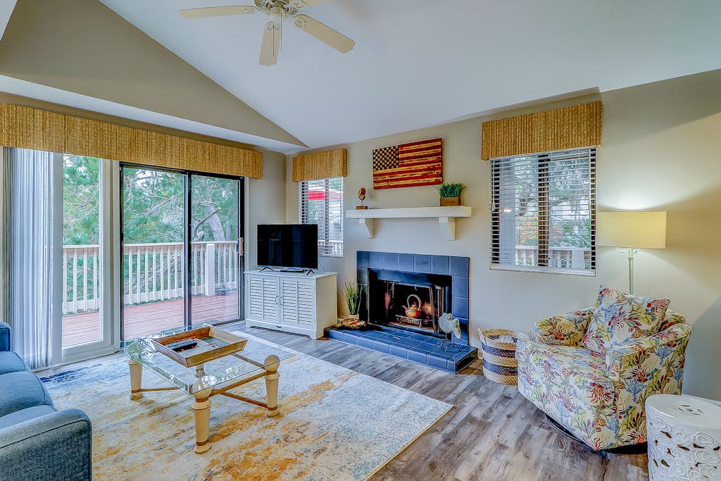 Welcoming Condo with Lagoon Views, Deck, Shared Pool & Nearby Beach Access — Hilton Head, SC — vacation rental