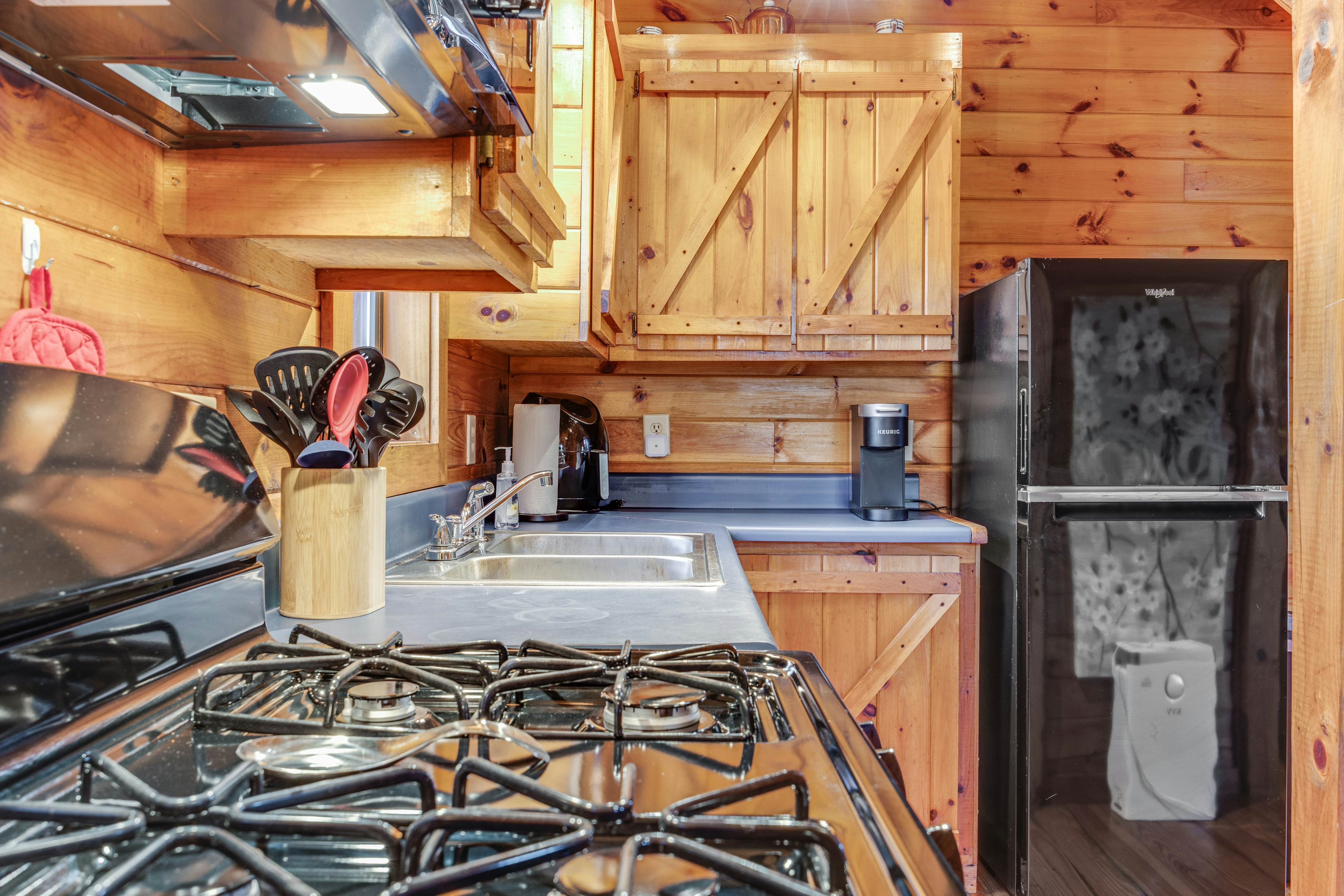 Hillside Hideaway 0 BD Blairsville, GA Vacation Rental Vacasa