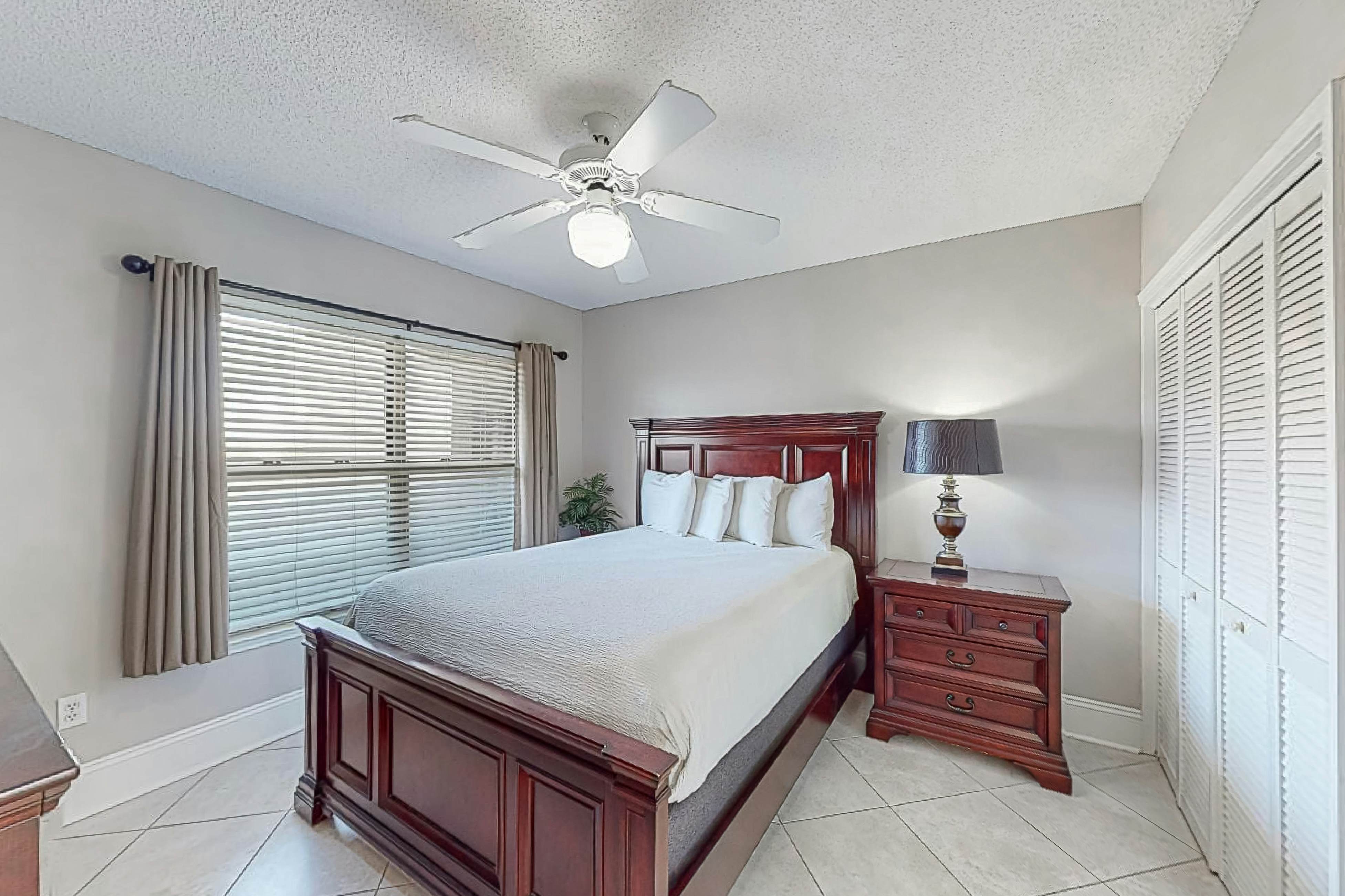 Emerald Towers West 2007